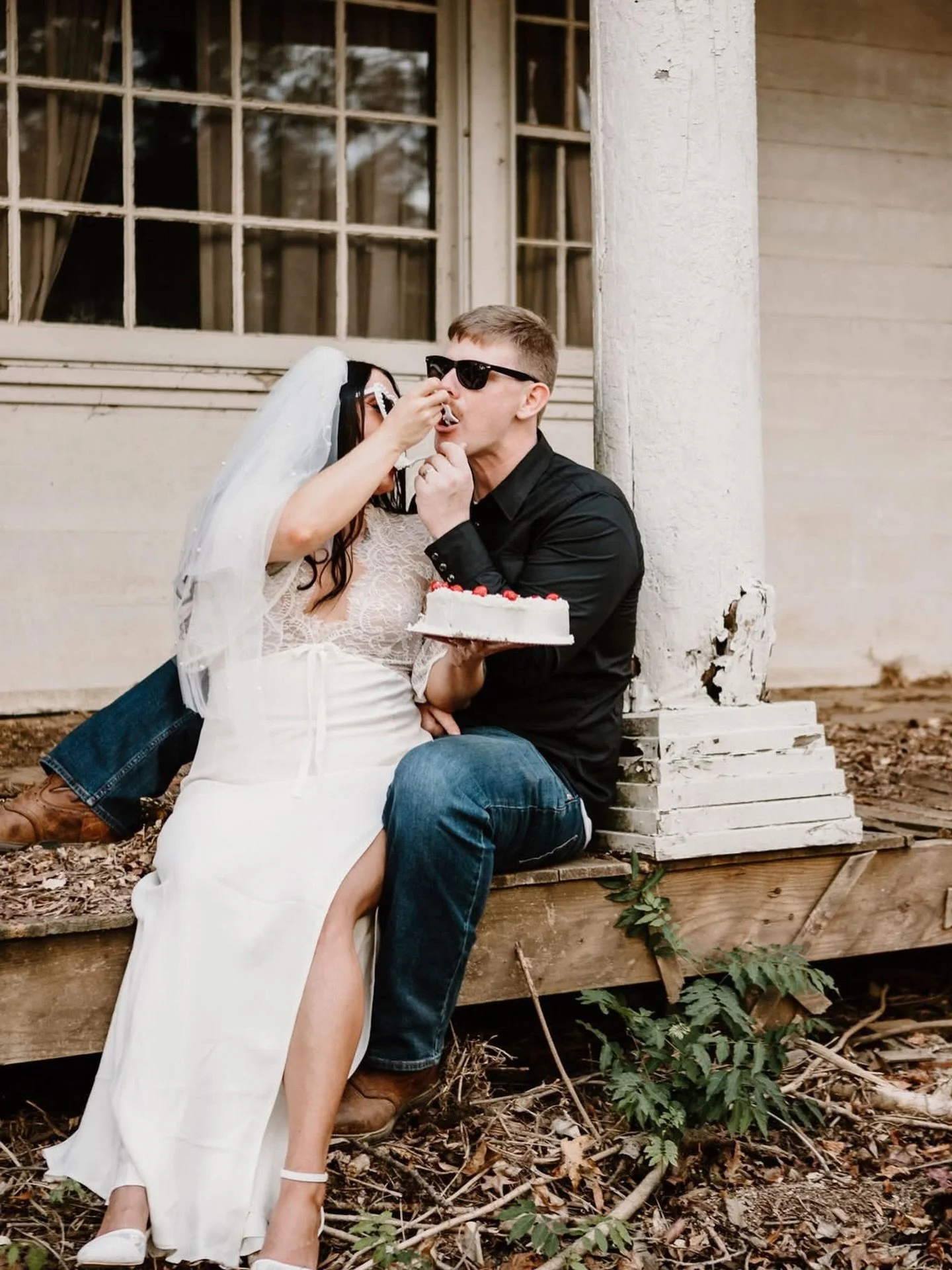 Dreaming of a simple, beautiful wedding surrounded by history and nature?

Did you know you can get married at The Daffodil Farm? Whether you&rsquo;re planning an intimate micro wedding or a romantic elopement, our 125+ acre historic property offers 