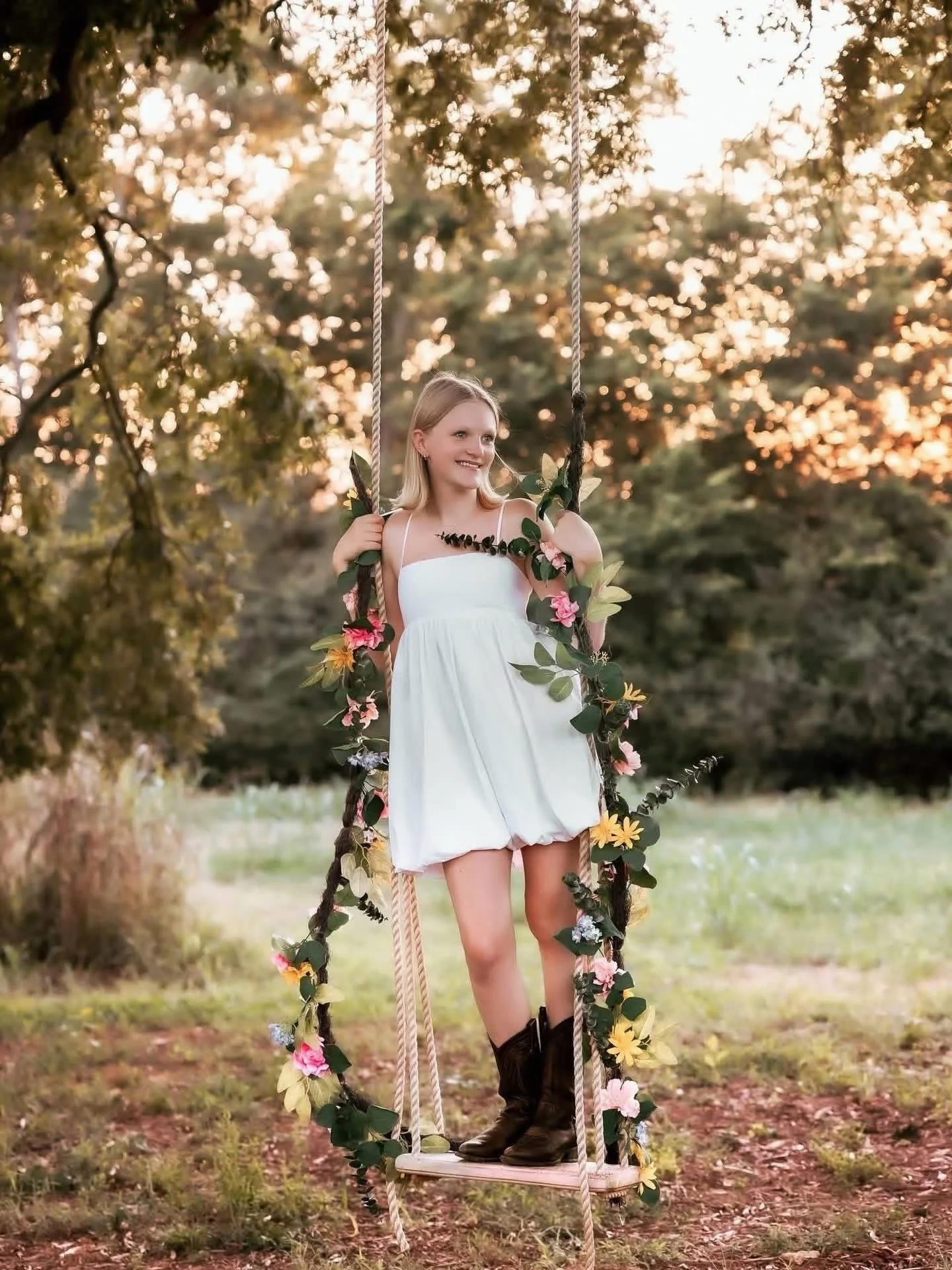 🌿 Field 2 🌿

A rope swing, a giant tree with draping branches, and a little bit of magic. ✨

Some of the sweetest moments happen in the simplest places. Our rope swing in Field 2 is a favorite for families, couples, and anyone looking to add a touc
