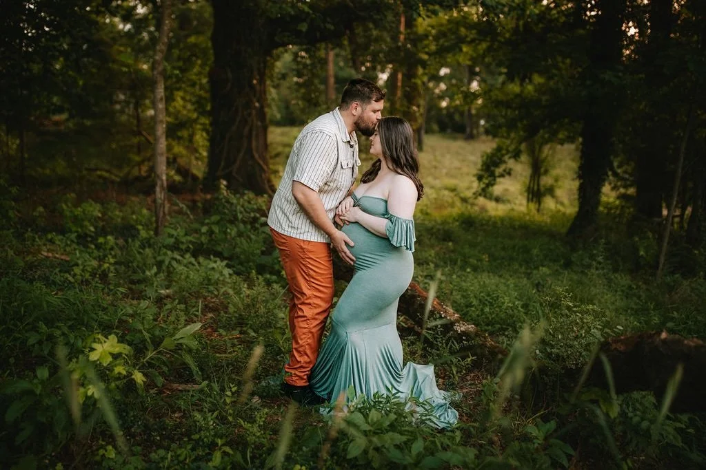 Fall is just around the corner, but we&rsquo;re still soaking up every bit of those gorgeous summer greens. 🌿 How dreamy is this little spot at the front of Field 3?!

📍 Calhoun, GA
By appointment only
📸: @naomihopkinsphoto