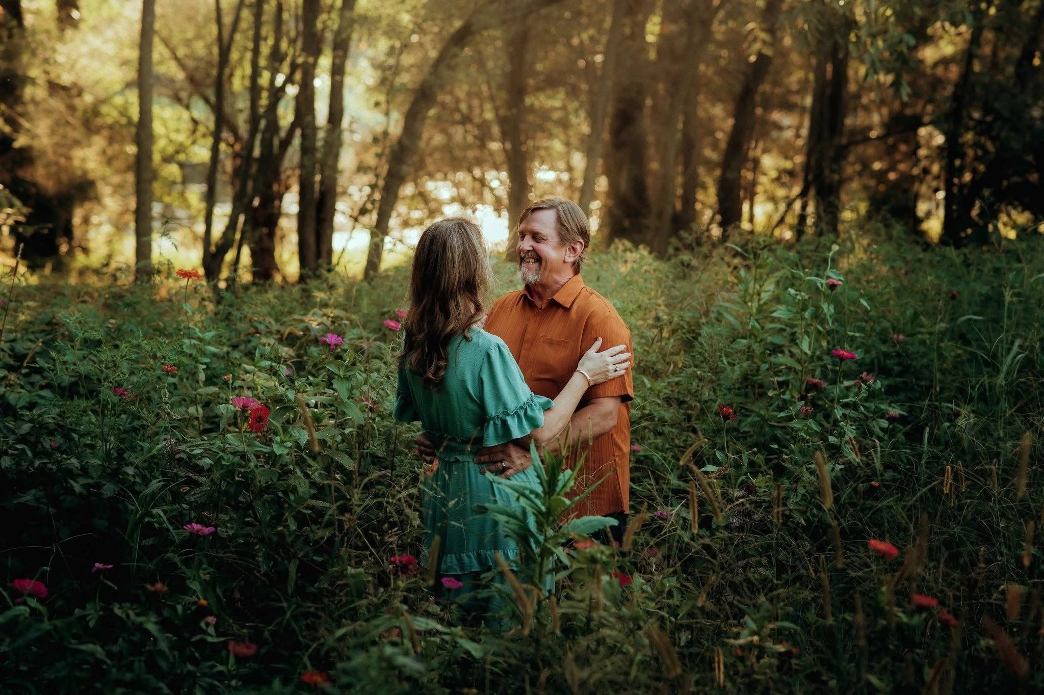 Summer isn&rsquo;t over just yet 🌼 We still have beautiful wildflowers blooming throughout the farm, but they won&rsquo;t last much longer! Book your session and soak up the last little bit of summer magic.

📍 Calhoun, Georgia
By appointment only
?
