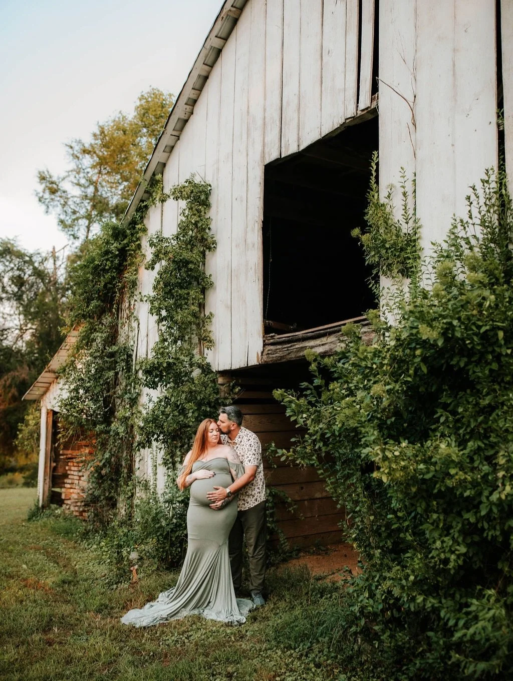 There&rsquo;s just something about the timeless charm of our Historic White Barn. 🤍

From the beautiful ivy climbing its walls to the history behind every detail, it creates such a stunning backdrop for capturing life&rsquo;s sweetest chapters. And 