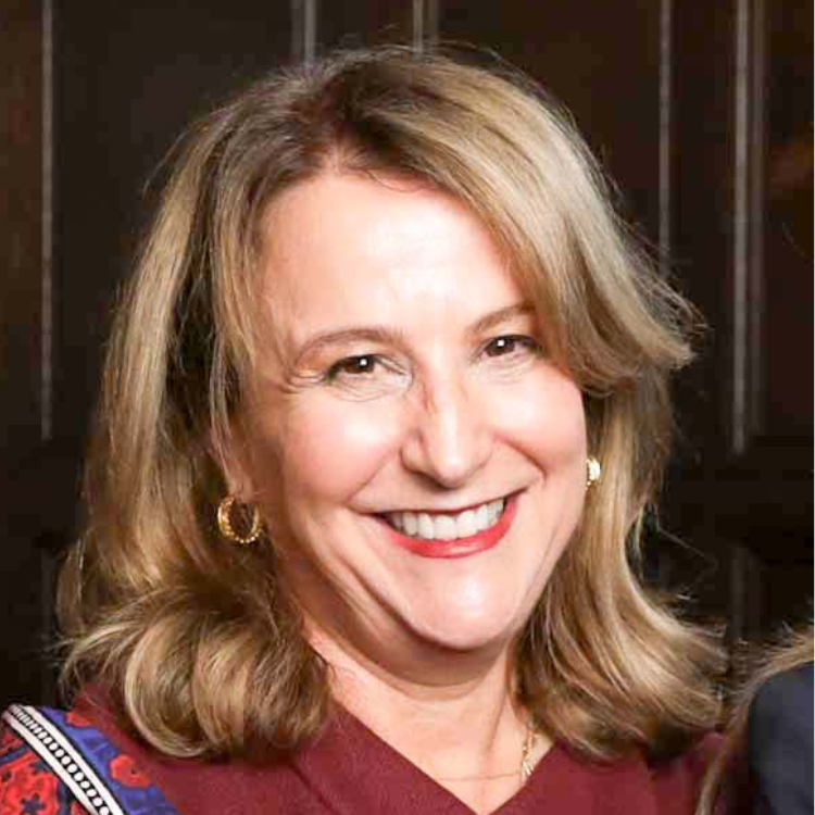 Christina Bennett headshot