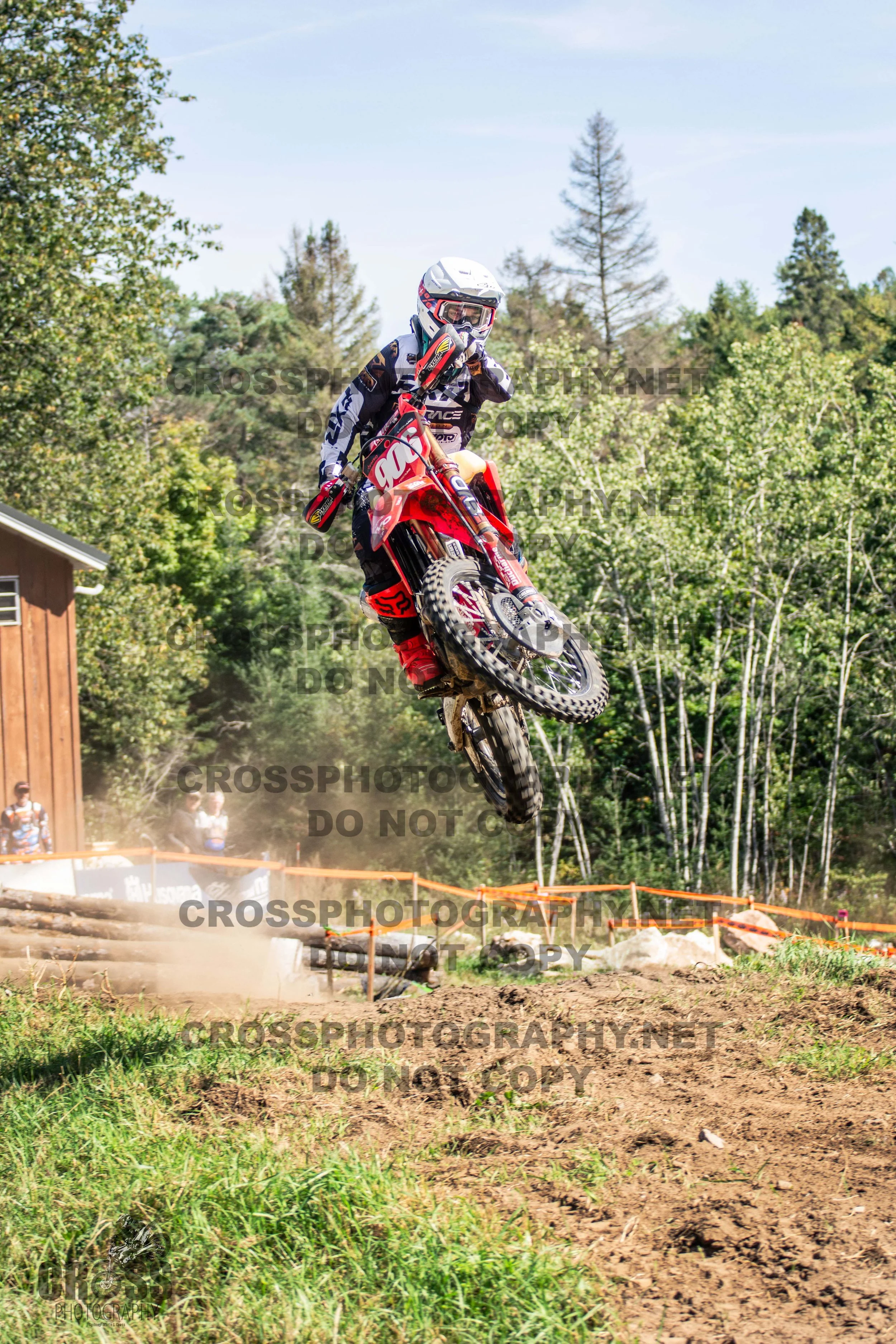 _SJC4274-L.Leonard.jpg