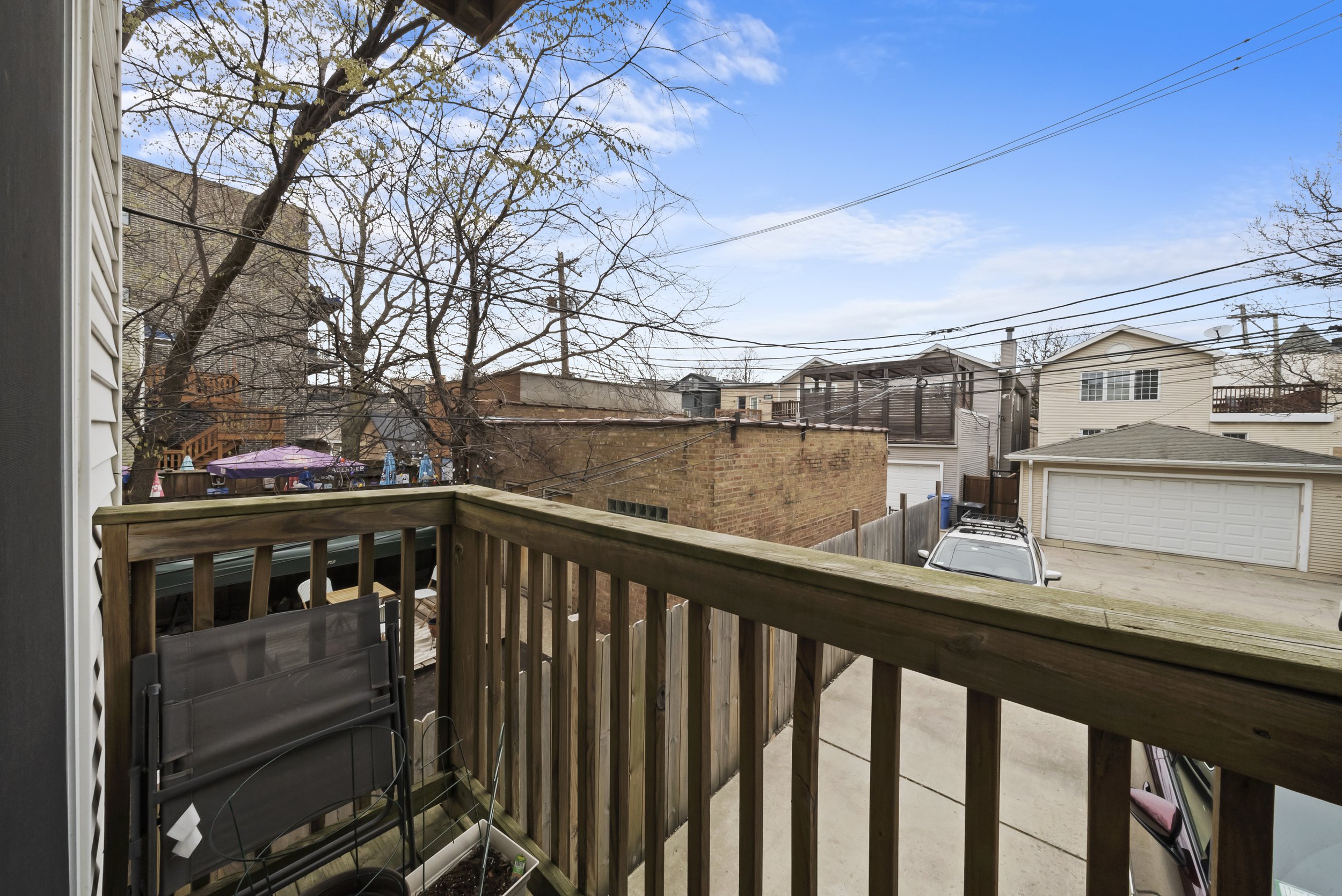 19-Balcony.jpg