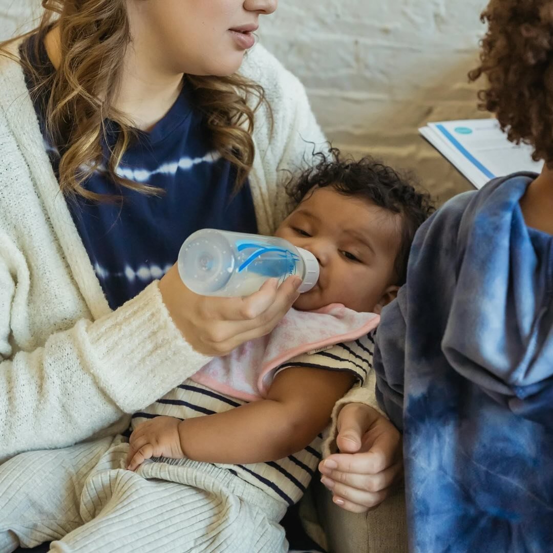 Got milk? 🍼🤱 
☀️ Let&rsquo;s chat feeding challenges! ☀️

It can be: breastfeeding, bottle feeding, milk supply, milk storage, pumping, hand expressing, etc, etc ⁉️

Questions always come up! 

Let us help you get the answers so you can continue fe