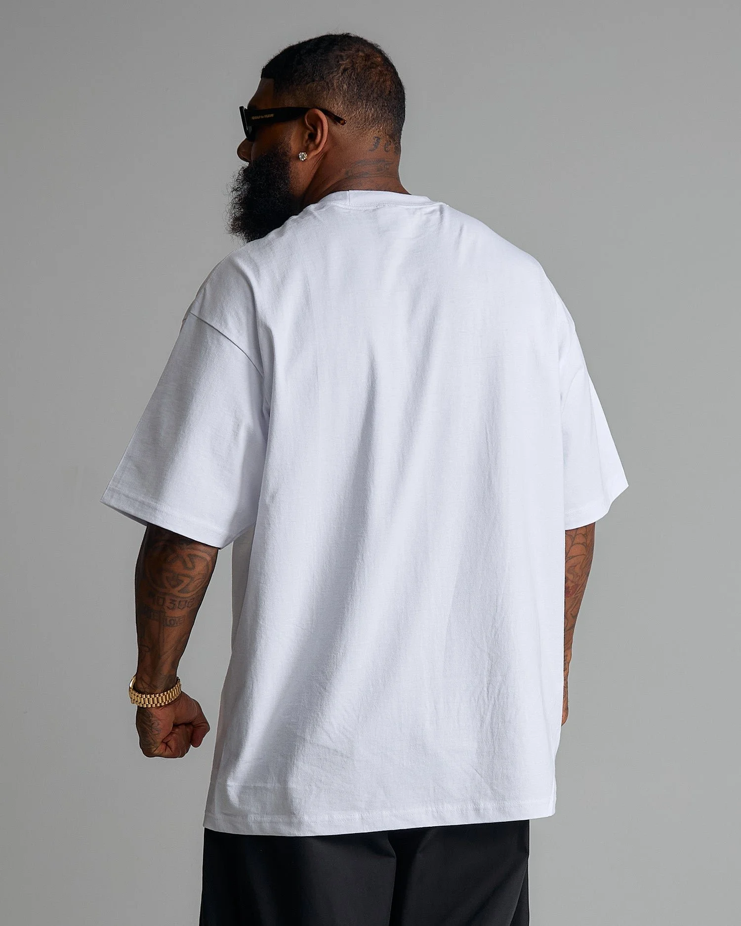 01_7.5ozMaxHeavyweightShortSleeve_White_3_151302be-e5f4-4a79-a922-e99b72616664.jpg