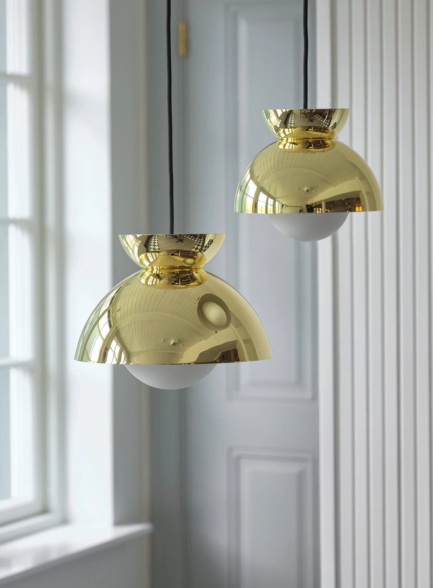 ペンダントランプ　BUTTERFLY’45 Butterfly 45-Watt 6-Light Black Pendant Light Integrated LED with
