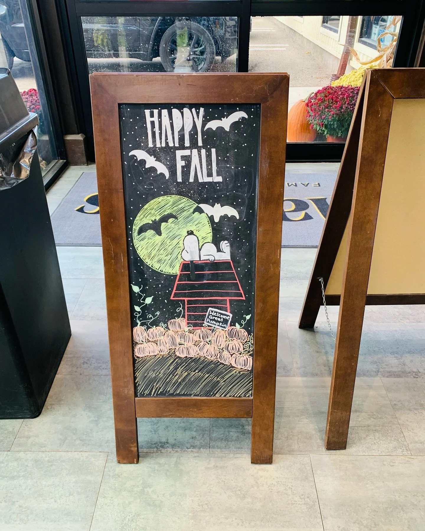 Chalk art at the apple orchard 💛🍎💛

#apple #orchard #snoopy #books #MG #middlegrade #bookstagram #booktok #reading #booklove #kidsbooks #childrenbooks #publishing #author #writer #middlegradebooks #book #booknerd #booklover #Ghibli #cute #sisters 