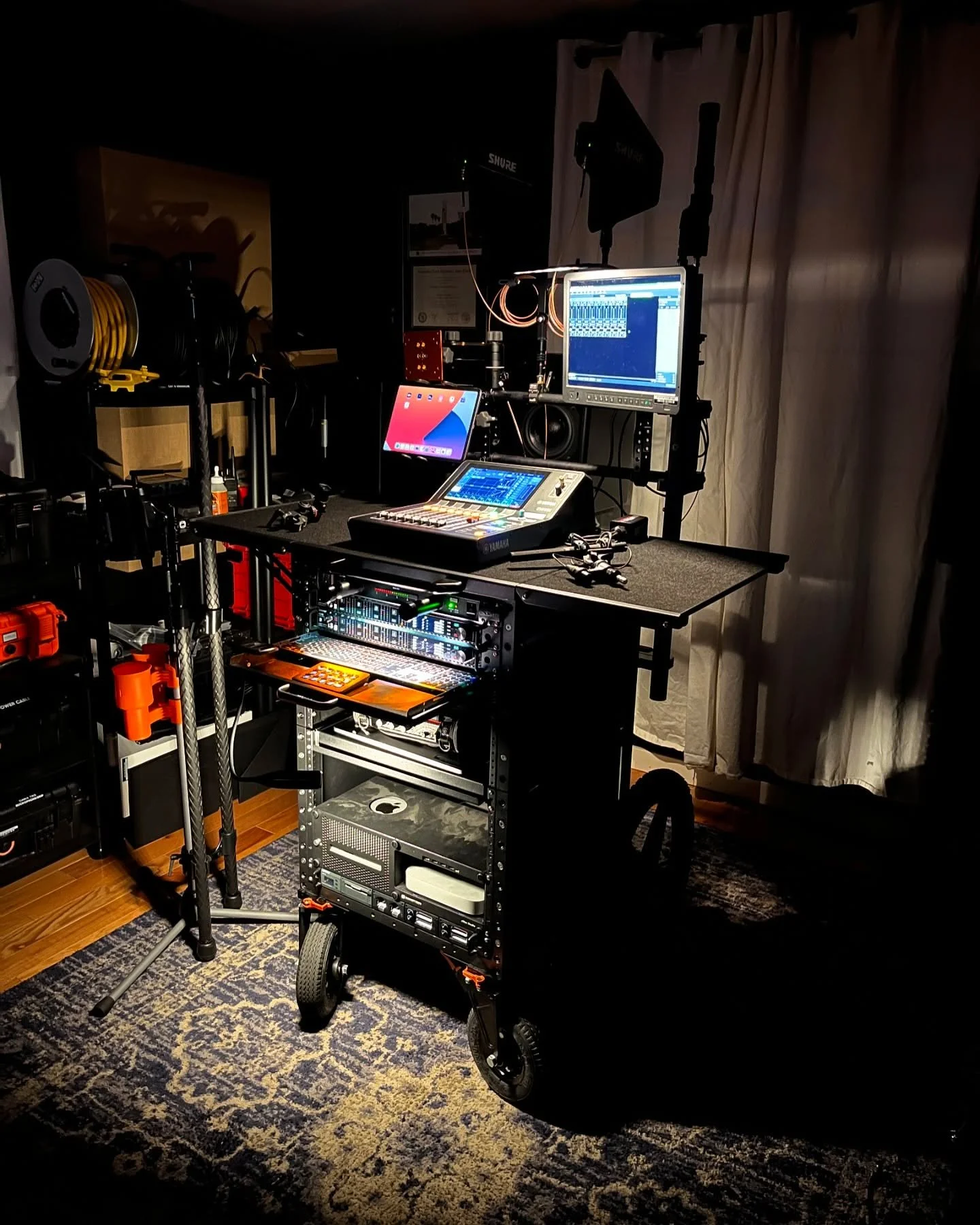 I have been rebuilding my production cart many times over now, and only this time I&rsquo;ve just added the top half of the Deploy. 

The cart has grown with me immensely from 8u to 16u. From Projection mapping to live-streaming and now the plan is t