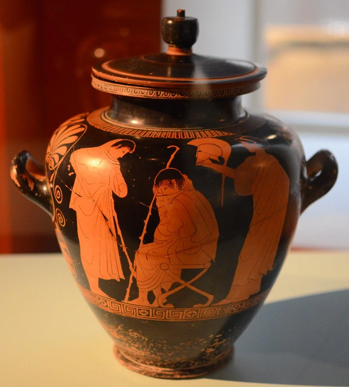Attic black-figure amphora by the Hephaisteion Painter, with warriors and sacrificial scene around an altar on orange clay.