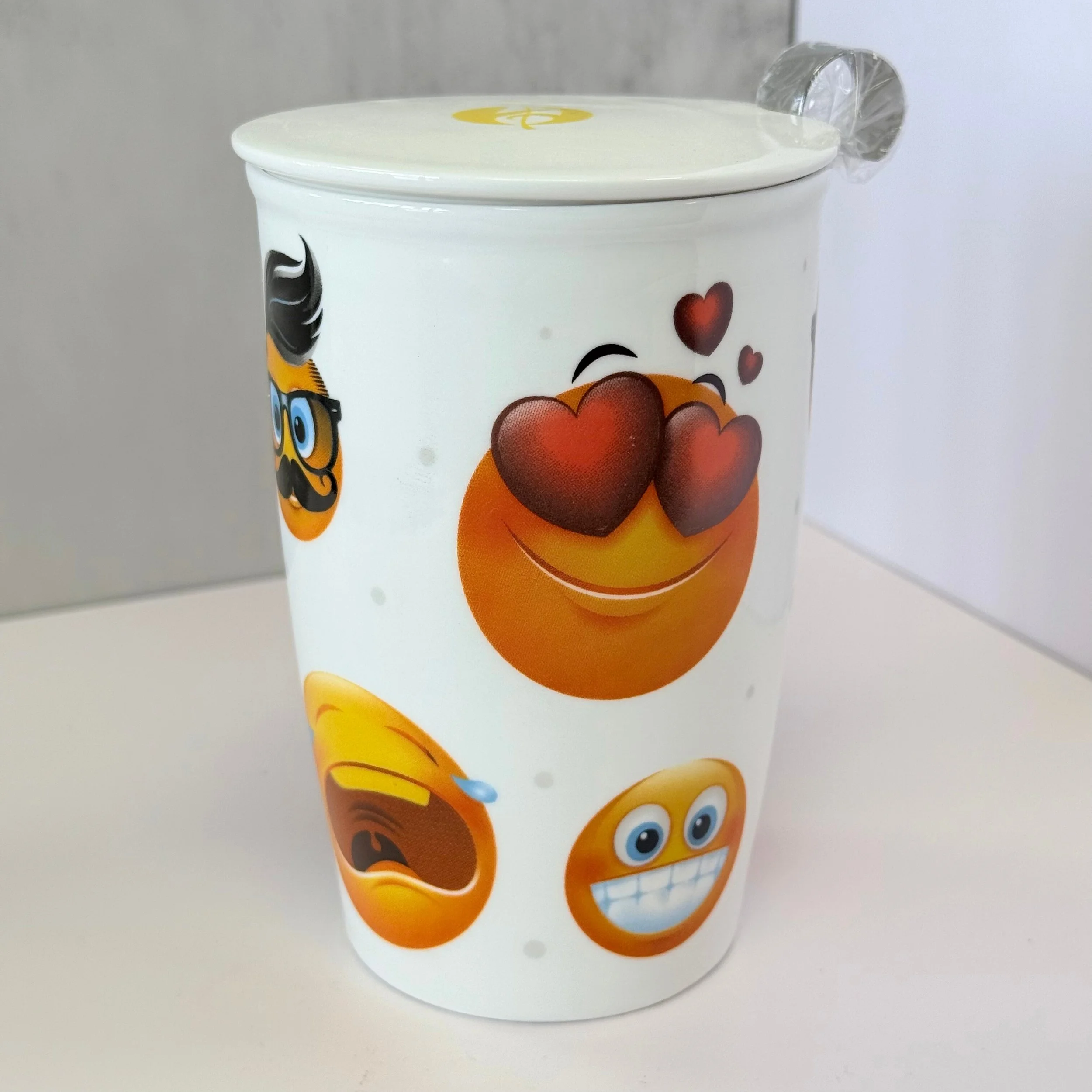 Emoji mug with infuser.jpg