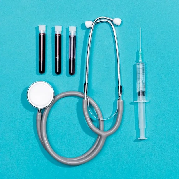 [freepicdownloader.com]-stethoscope-syringe-normal.jpg