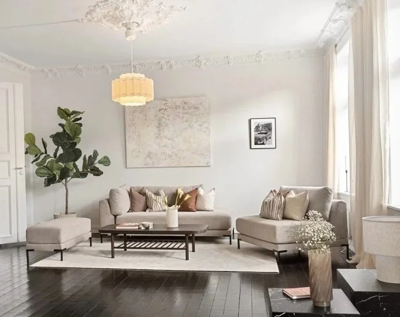 Fullstyling av tom leilighet i Oslo med møbler og dekor fra Ildfluen.