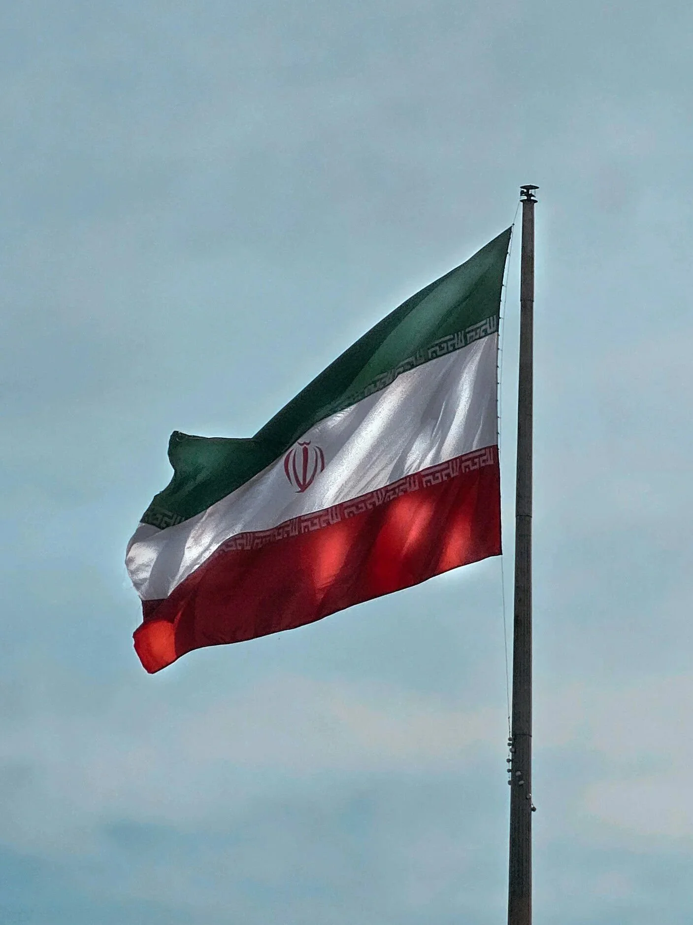 After the 1979 Iranian Revolution, about 519K Iranians migrated to the U.S., with roughly half (224K) in California and around 6K in Nevada. Following Operation Epic Fury, which killed Supreme Leader Khamenei (leader since 1989), some Iranian-Nevadan