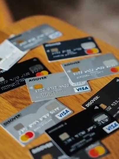 Nevadans hold an average credit card balance of $7,200 per resident, which exceeds the national figure by $677 and places the state firmly among the top-ten highest in the nation: https://youtube.com/shorts/N6Cds9FEjQk?si=ng3dEcAWa02FbooW via @YouTub