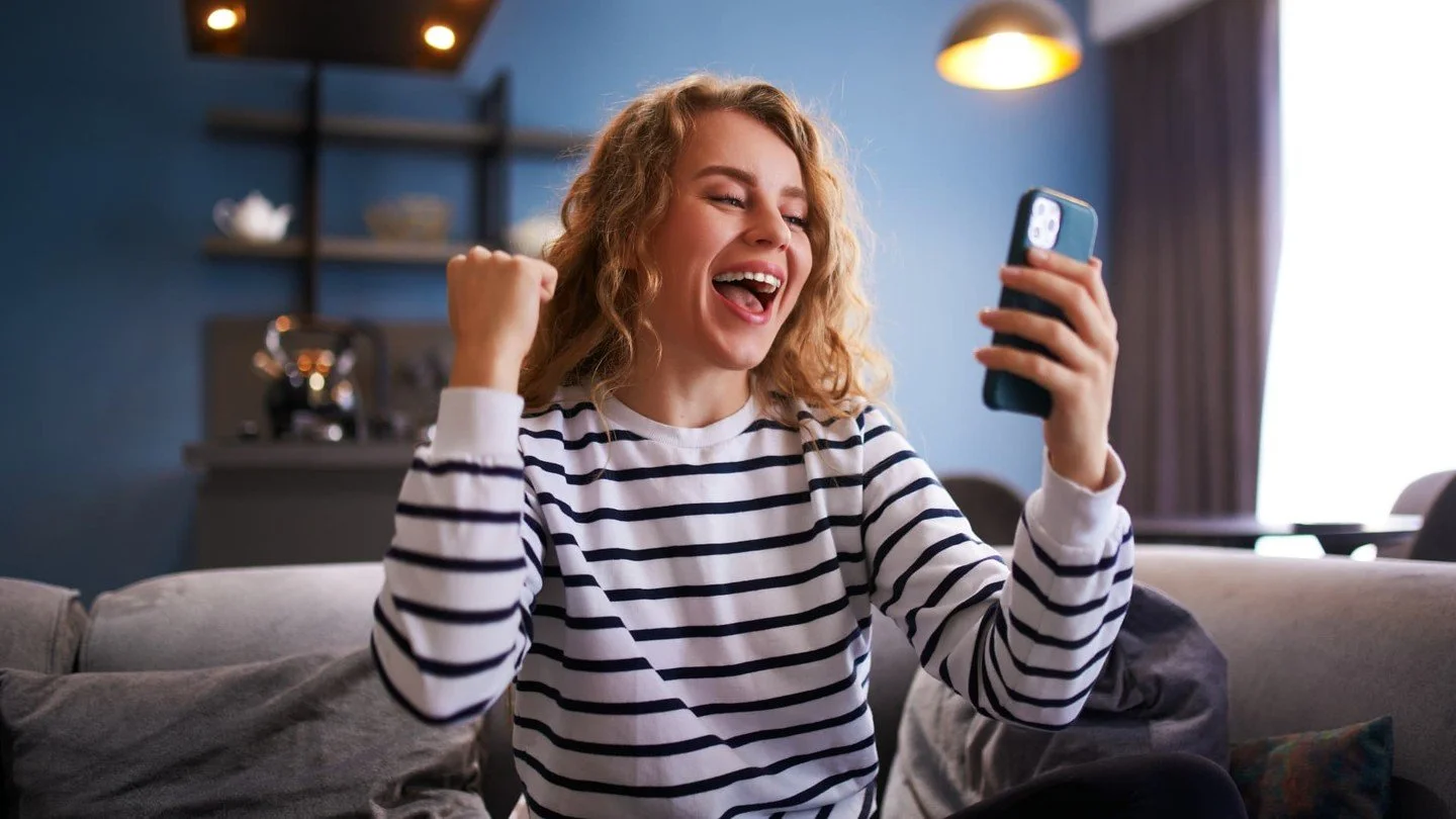 IRS data show the average tax refund rose 11% to $3,462 as of April 3, up from $3,116 last year, with nearly 99.8 million returns received.

Src. https://www.cnbc.com/2026/04/10/average-tax-refund.html