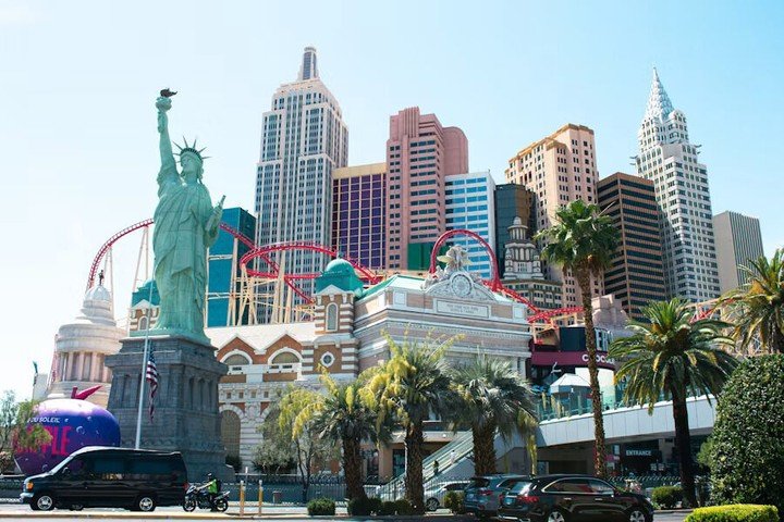 Las Vegas led the country in hotel searches in September, according to new Priceline data. Travelers looked up the Nevada city more than any other U.S. destination, putting it ahead of Orlando and New York.
Src. https://ground.news/article/is-vegas-b