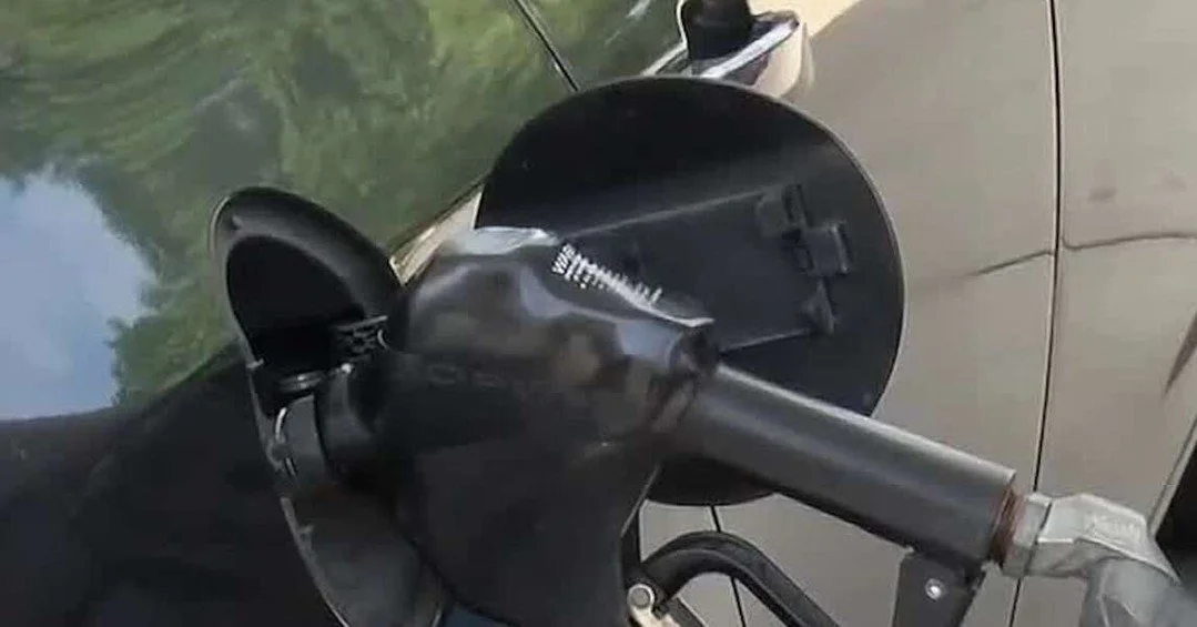 Nevada&rsquo;s average gas price dropped to $5.42 a gallon, according to AAA, with Reno at $5.63 and Las Vegas at $5.45. The national average holds near $4 amid elevated crude oil prices.
Src. https://www.kolotv.com/2026/10/15/nevada-gas-prices-fall-