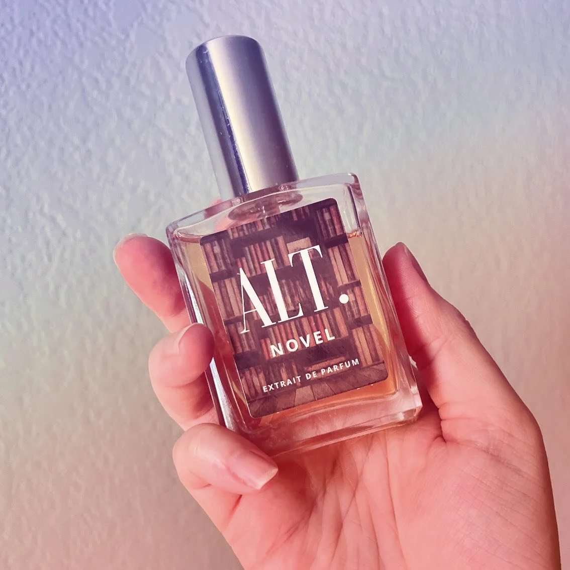 Smells like a bestseller 😉 #altfragrances #bookstagram #booktok #bookish #perfume #perfumecollection
