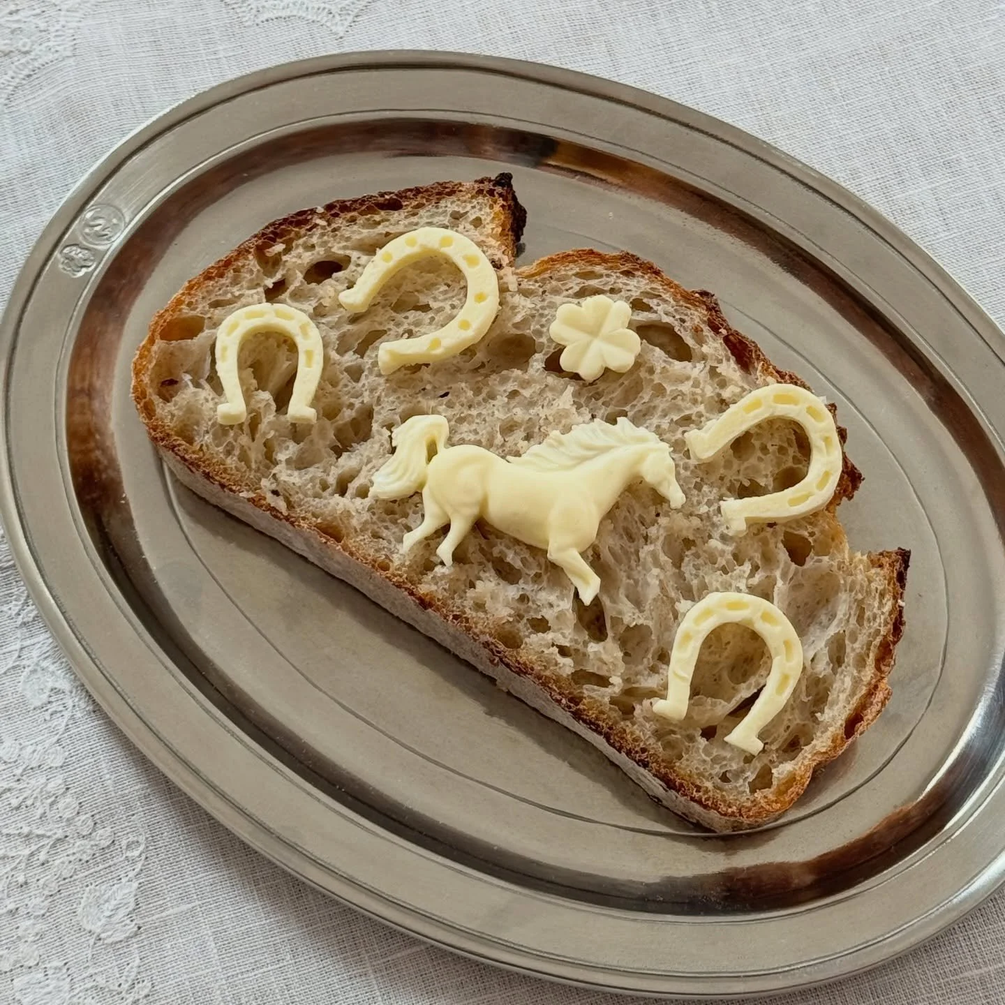 In honor of Giving Tuesday, we&rsquo;re dedicating the next two days- December 2nd &amp; 3rd- to give back to our community. 10% of all sales on BOTH days at BOTH locations will be donated to @foodbank4nyc . Their work means a lot to Gautier and I an