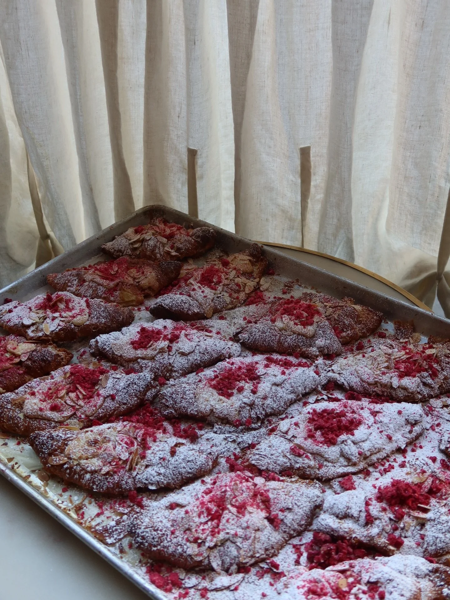 @emilyinparis is coming to Brooklyn this Thursday 12/18 with @planetoat 🇫🇷 Enjoy a complimentary Raspberet Latte made with their new White Chocolate Raspberry Oatmilk Creamer and complimentary Raspberet Croissants (aka Le Framboise) While supplies 