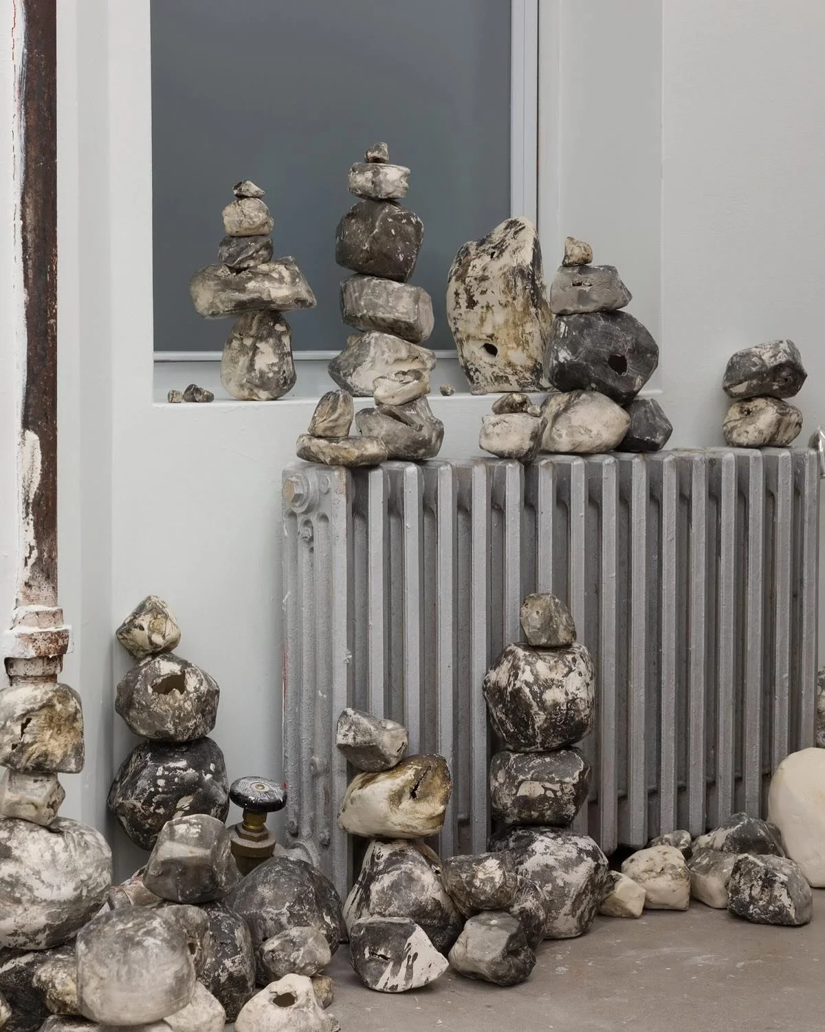 Jiwoong Jang joins the studio on a project based membership.  @blade_study writes on the above works:
&ldquo;Jiwoong&rsquo;s site specific installation of Ceramic Light Vessels are the result of years of nightly walks taken by the artist. This practi