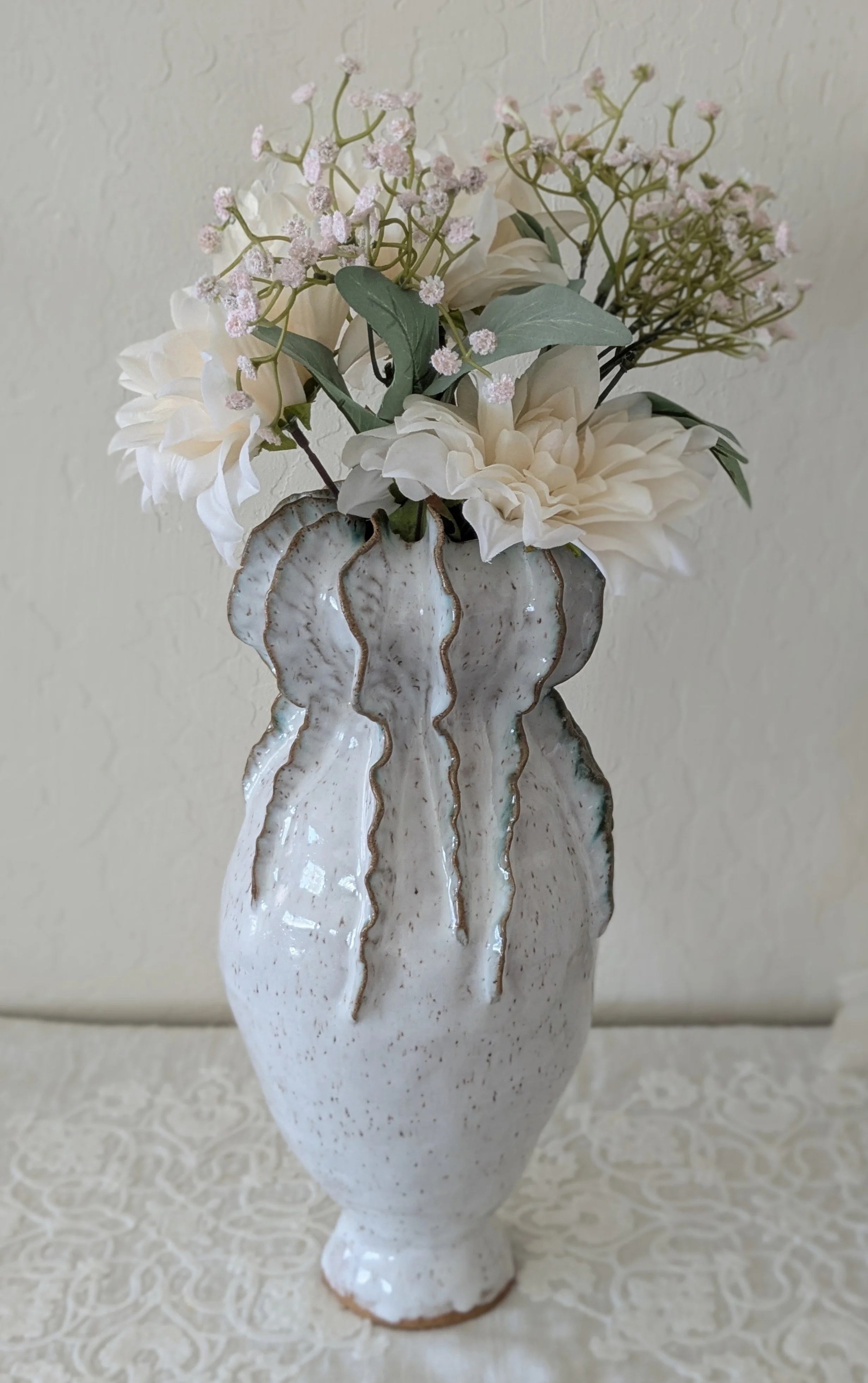 VIRGINIA MAY
Ceramics
vmay295@gmail.com
@myathicartstudio