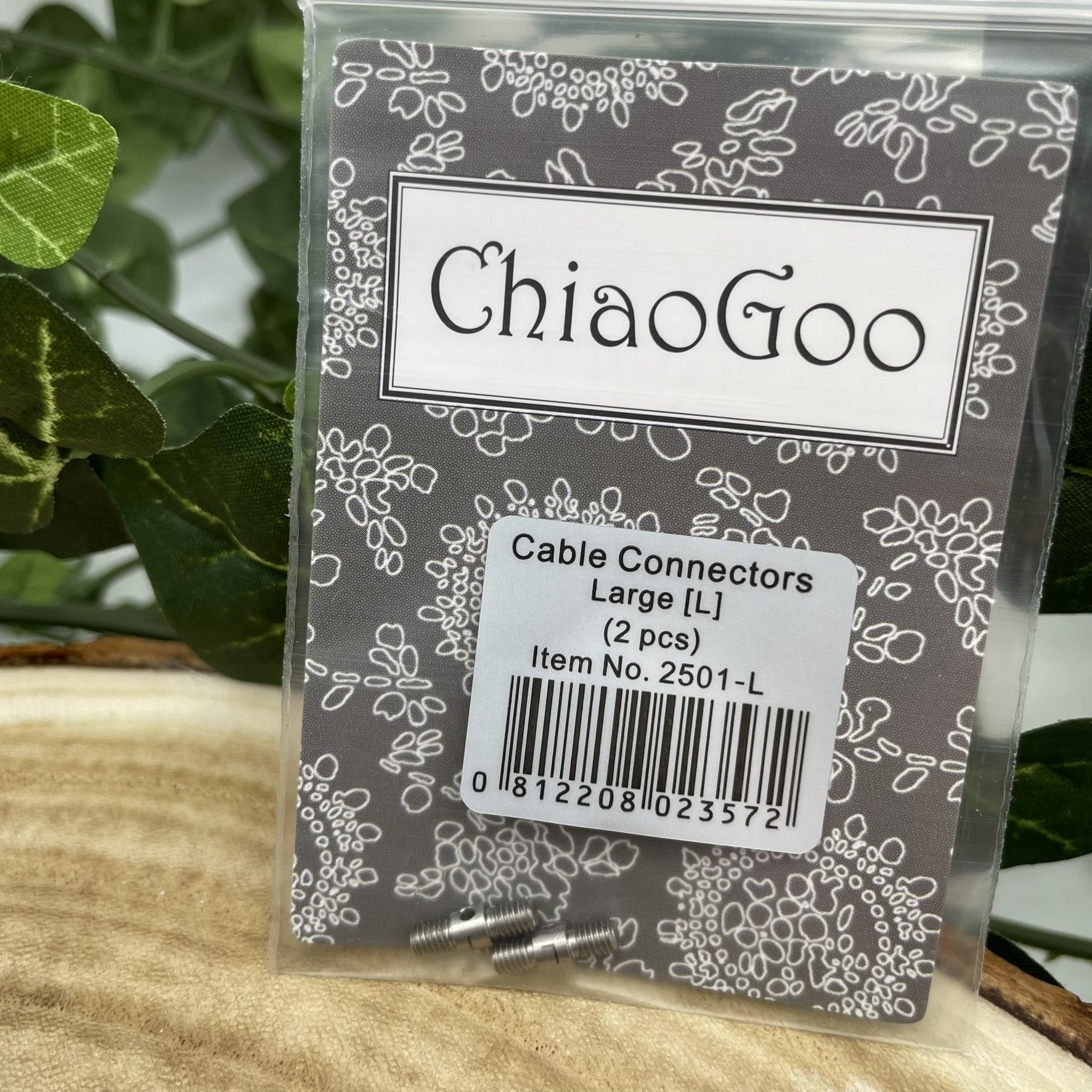 ChiaoGoo large cable connector (2 pcs) for joining interchangeable knitting cables.