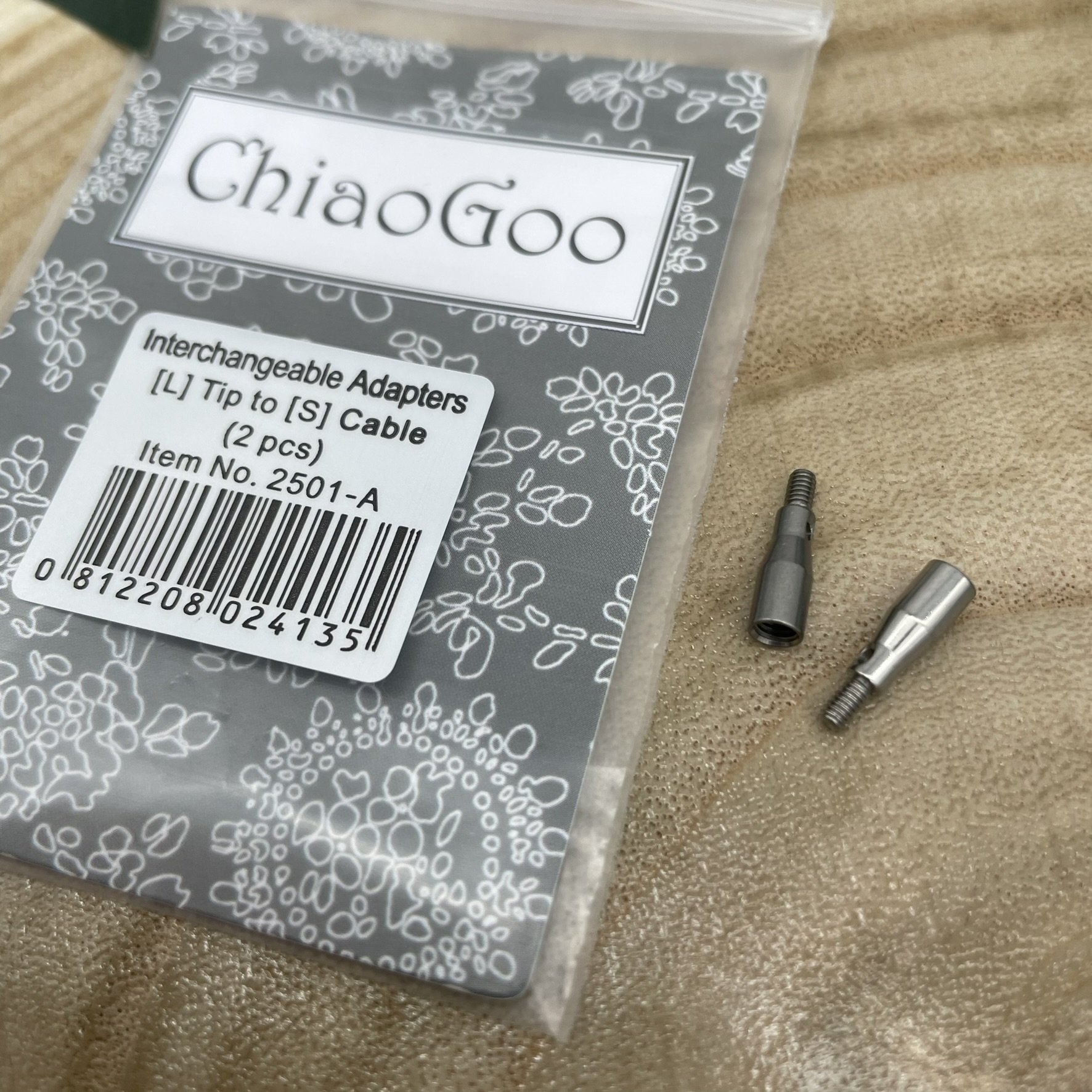ChiaoGoo interchangeable adapter for L tip to S cable, detailed close-up out of package