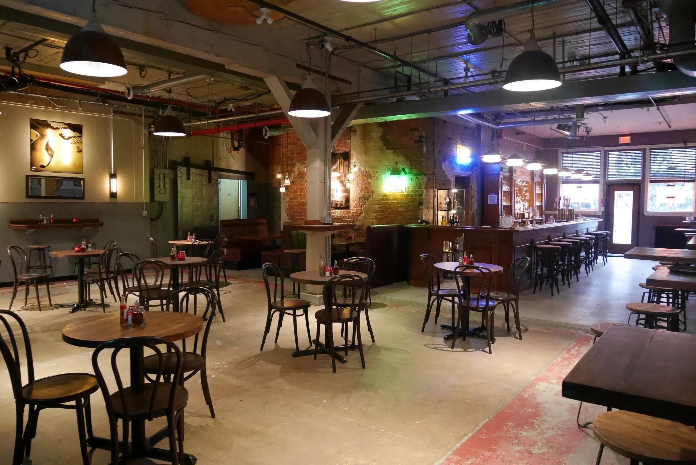 %22Int. Bar%22JPG.JPG