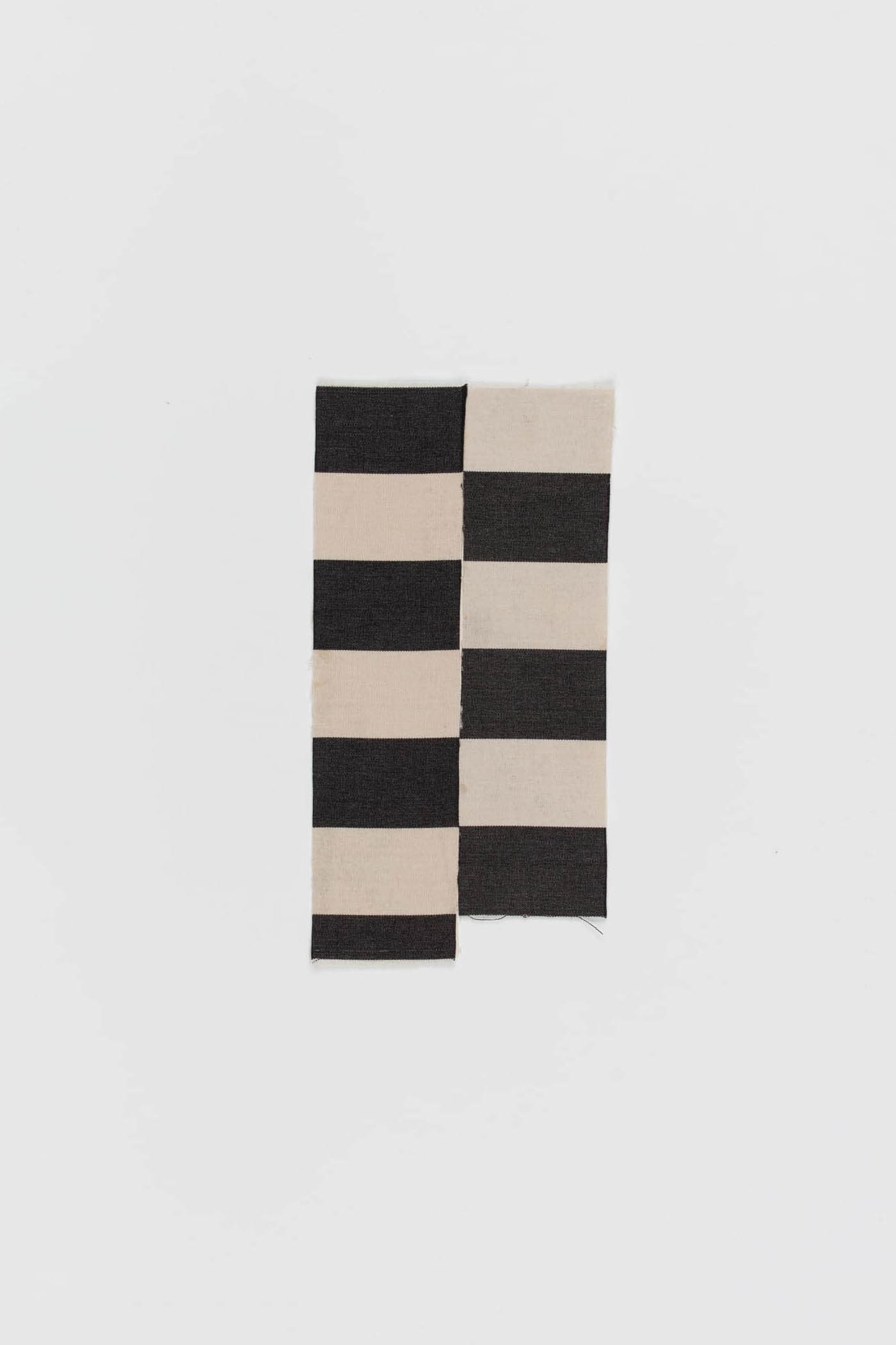 Carry 2022
31x16 cms
fabric on canvas