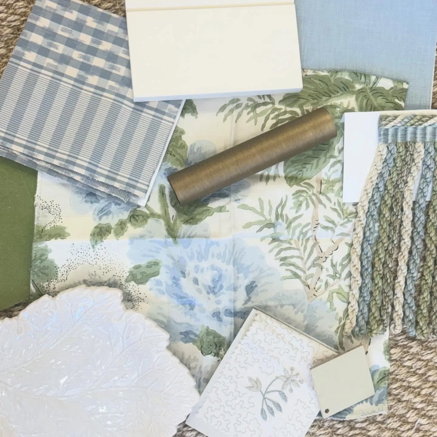 This is where a room starts to come to life.
Fabrics, trim, paint, hardware and all the little layers that take a space from pretty to personal. We have lots of beautiful things in the works around here and I cannot wait to share more. 💙