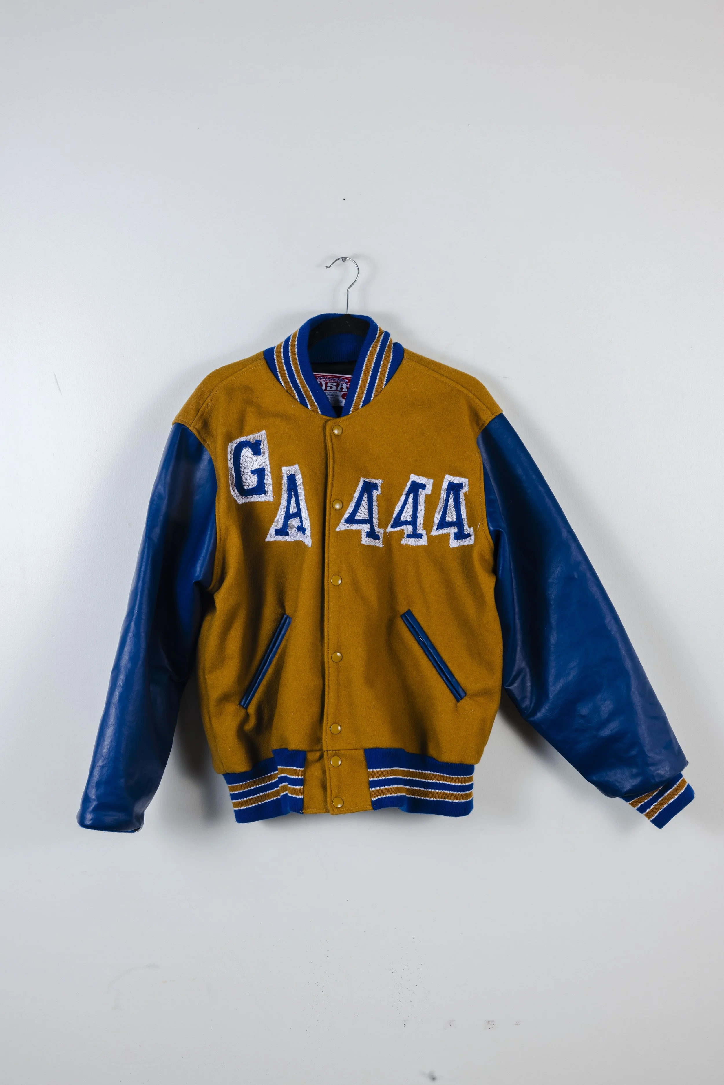 “Guardian Angel”
Created for the GRWM Runway Collection, this jacket serves as an ode to guardian angels who have transitioned, symbolizing their constant protection and presence surrounding us. Constructed from a vintage tapestry blanket, thrifted c