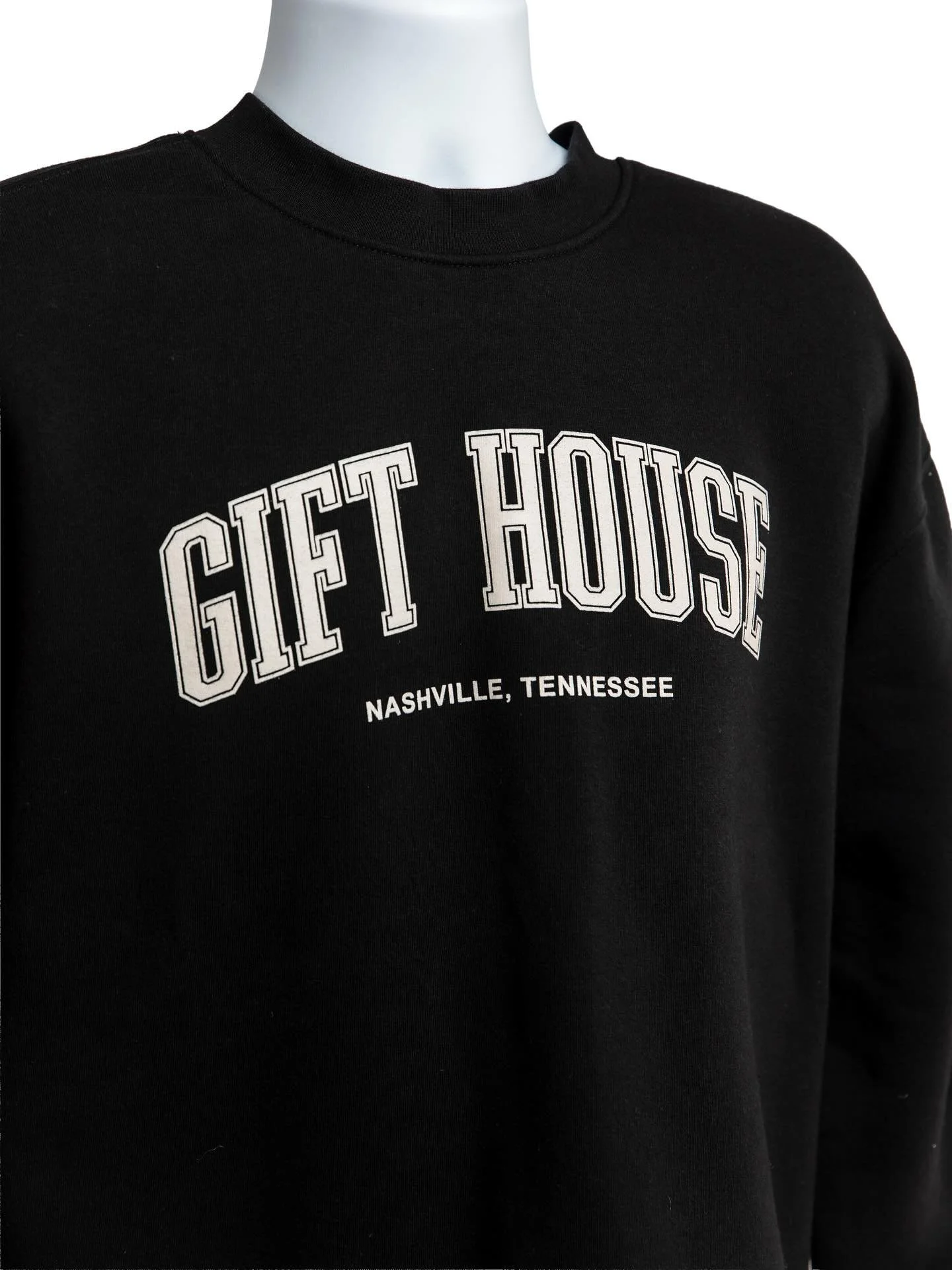 Eye-catching, premium merch that your employees will love to wear&mdash;trust us 😉

📸: @jessica_amerson