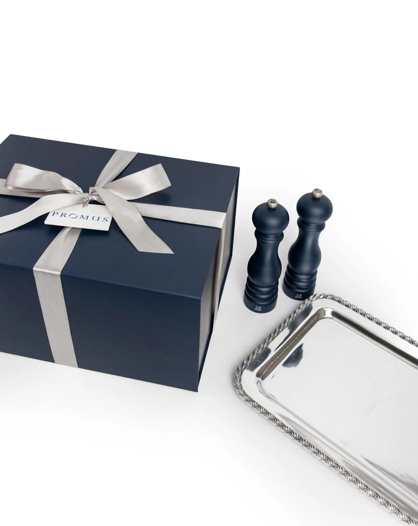 It&rsquo;s Thanksgiving week which means we&rsquo;re hard at work preparing your holiday gifts in our warehouse 🎁

Shoot us a DM or send us an email to hello@shopgifthouse.com&mdash;we&rsquo;d love to help you with your last minute gifting needs bef