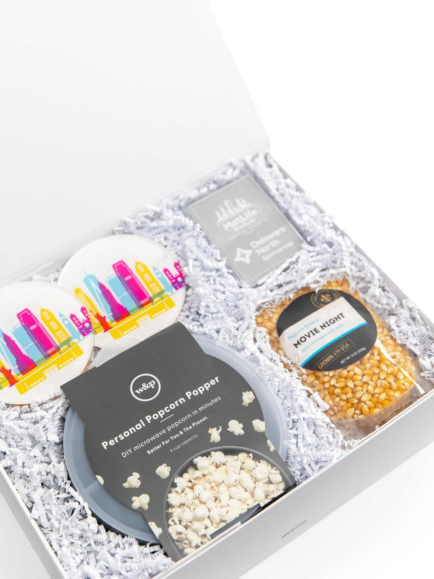 All of the essentials for the best night in 🍿

We loved working with our friends at MetLife Stadium Special Events to dream up these fully custom gift boxes this holiday season!

📸: @jessica_amerson