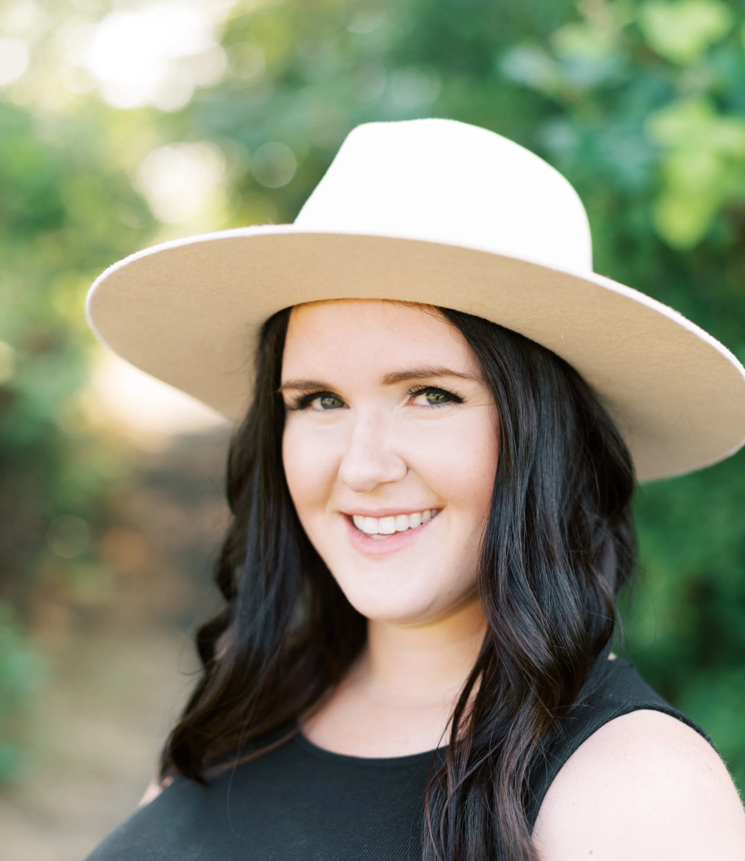 What do art history, marketing, and consulting have in common? Creating your own work story as a parent with Sarah Chapman-Funston