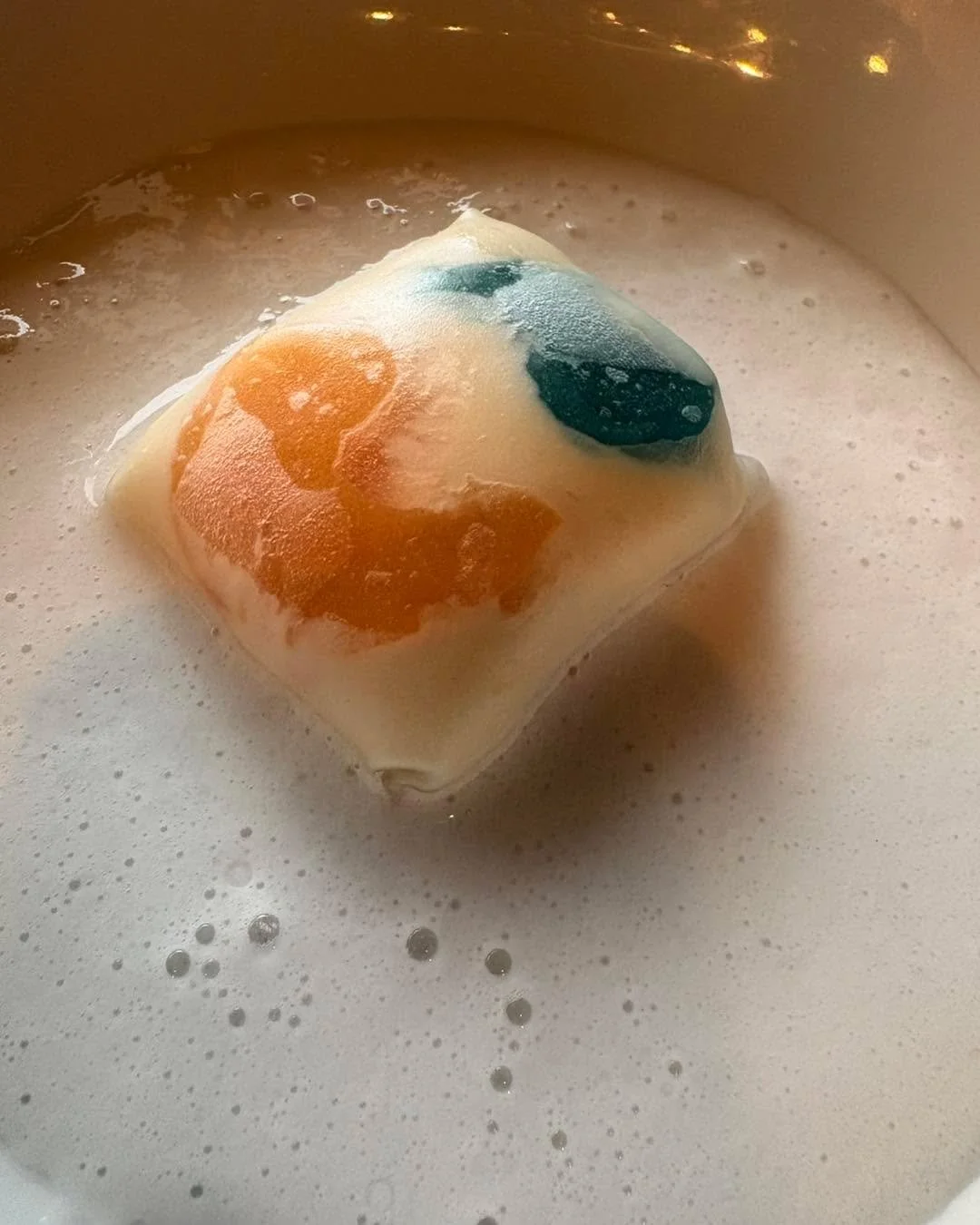 This delicious tide pod won&rsquo;t hurt you! Come enjoy this forbidden fruit. 

❗️tide pod contains: vanilla pudding, blue cura&ccedil;ao jello, orange jello, citrus foam❗️

A creamsicle dream that won&rsquo;t send you to the hospital. 

#pinball #t