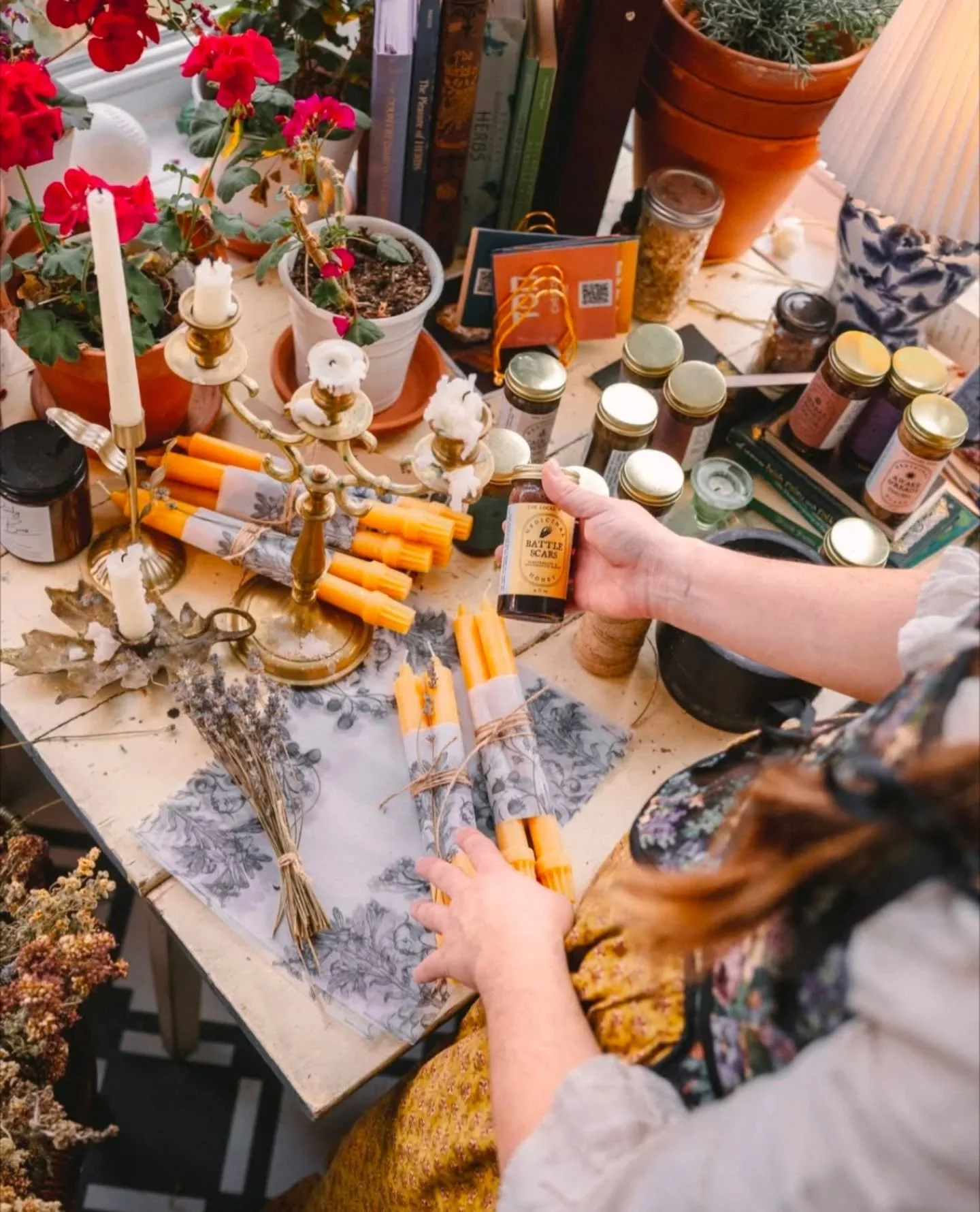 Branding that&rsquo;s lived in and loved by you 🕯️🎀
One of my favorite parts of this work is watching each business bring their branding to life in its own unique way.

So many people think branding is &ldquo;just a logo,&rdquo; but here at Milk &a