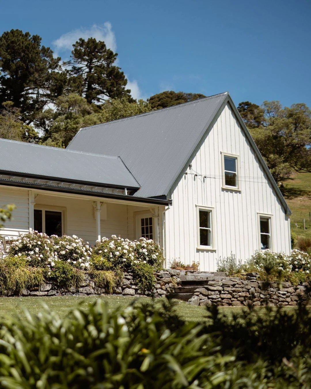 A cosy weekend on a historic working farm on the Banks Peninsula. 

A roaring fire, sprawling gardens, lambs in the paddock, and absolutely nothing on the agenda except reading, eating, and relaxing 

How does that sound? 🐑🌸