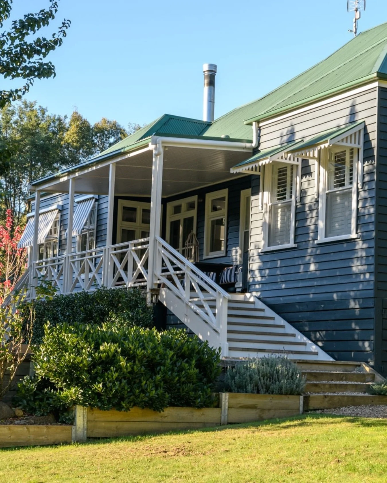 Our first Melbourne retreat is happening from Dec 11-13, 2026, in beautiful Daylesford! 😍

A country estate 1.5 hours from Melbourne, six guests, and a long summer weekend with nothing on the agenda except the book in your hands 💭

Full details - t