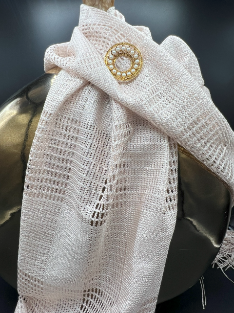 Round Gold and Pearl Brooch LG 2.png