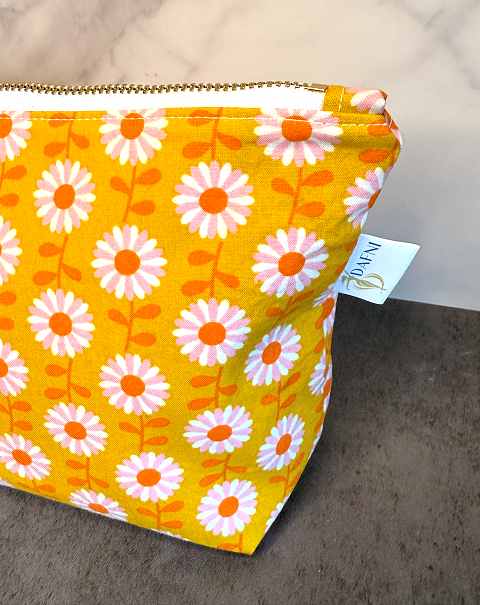 Gold Daisy 9 in 6.png