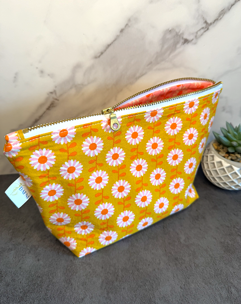 Gold Daisy 9 in 3.png