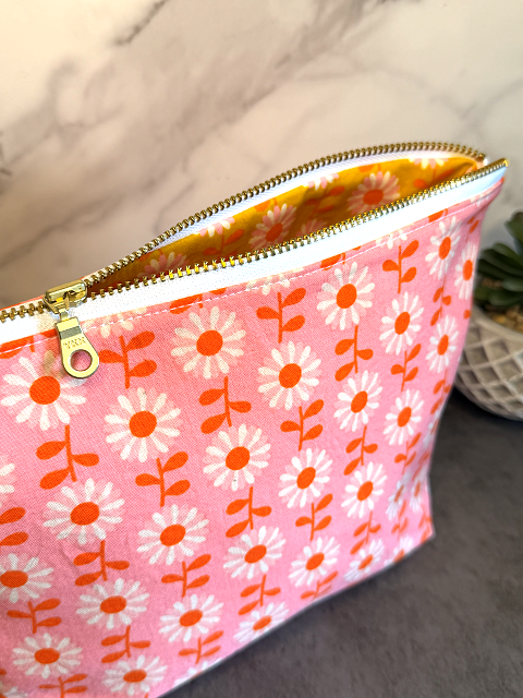 Pink Daisy 9 in 8.png