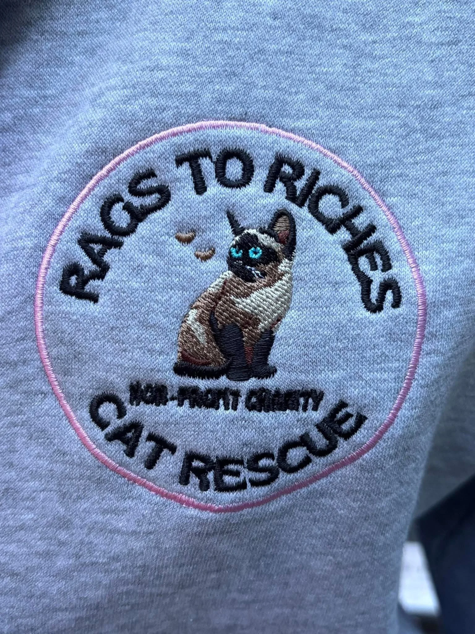 R2R Hoodie4.jpg