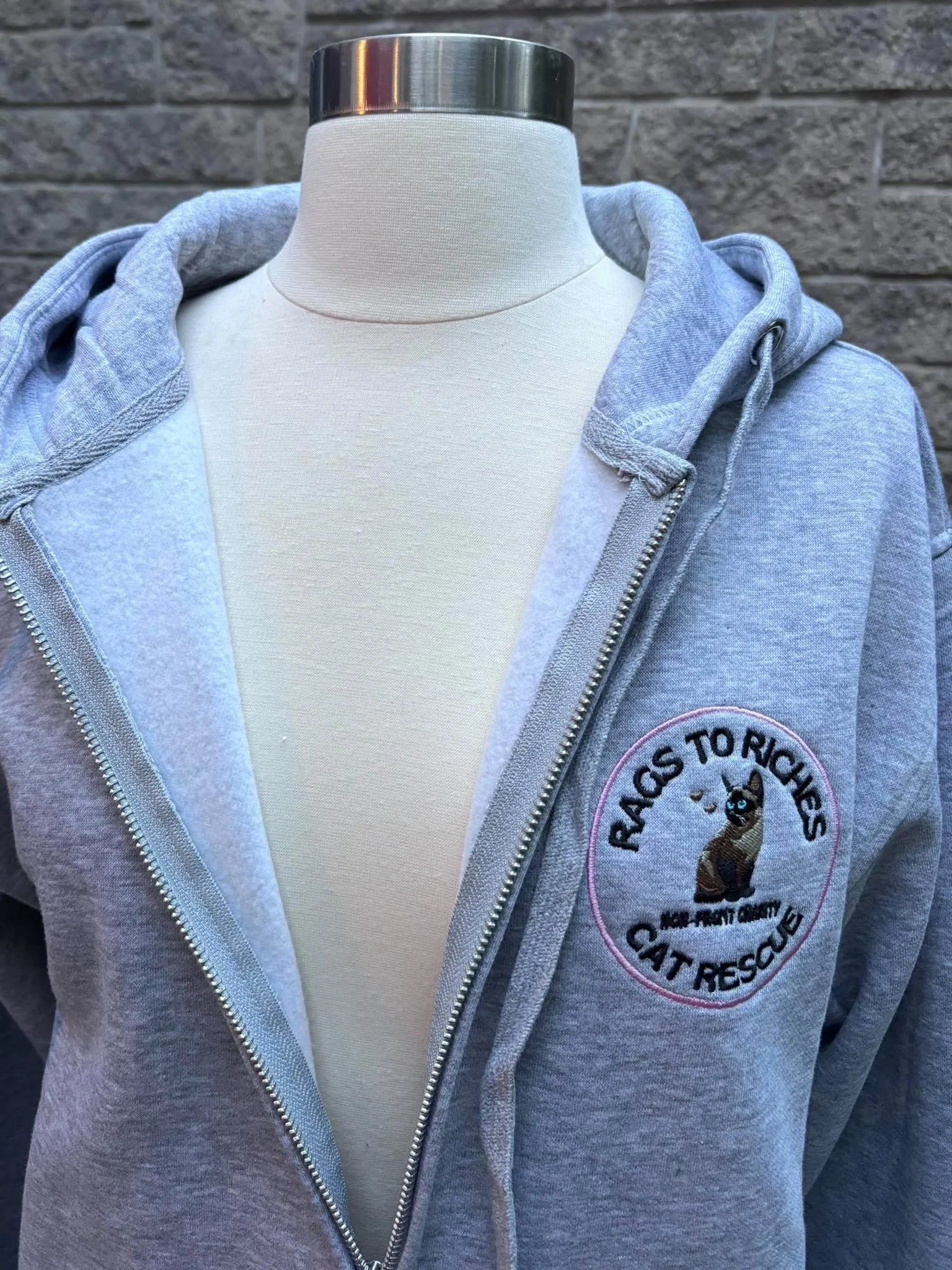 R2R Hoodie3.jpg
