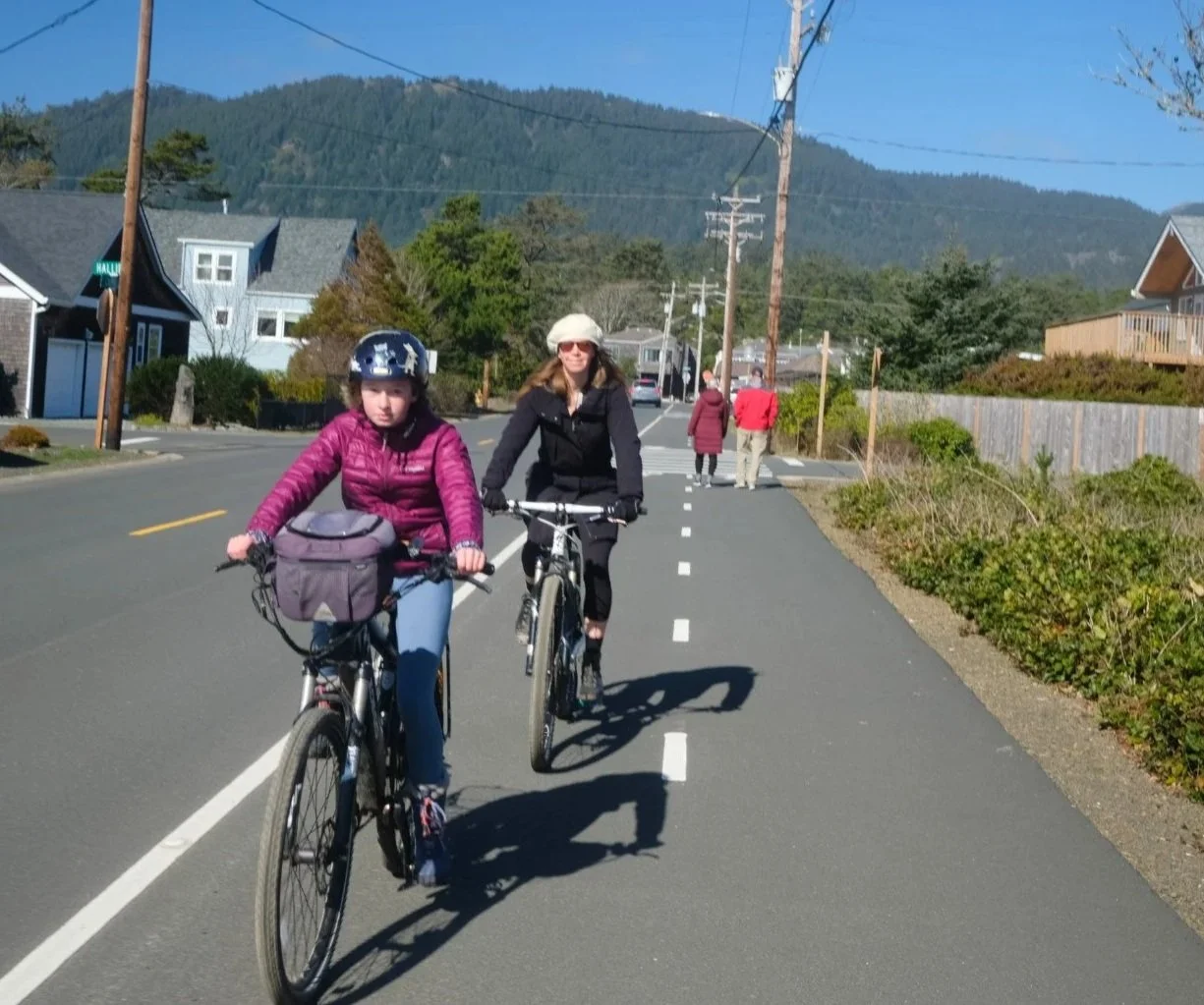 2-way sidepath in Manzanita was inspiration for the 17th Bikeway.