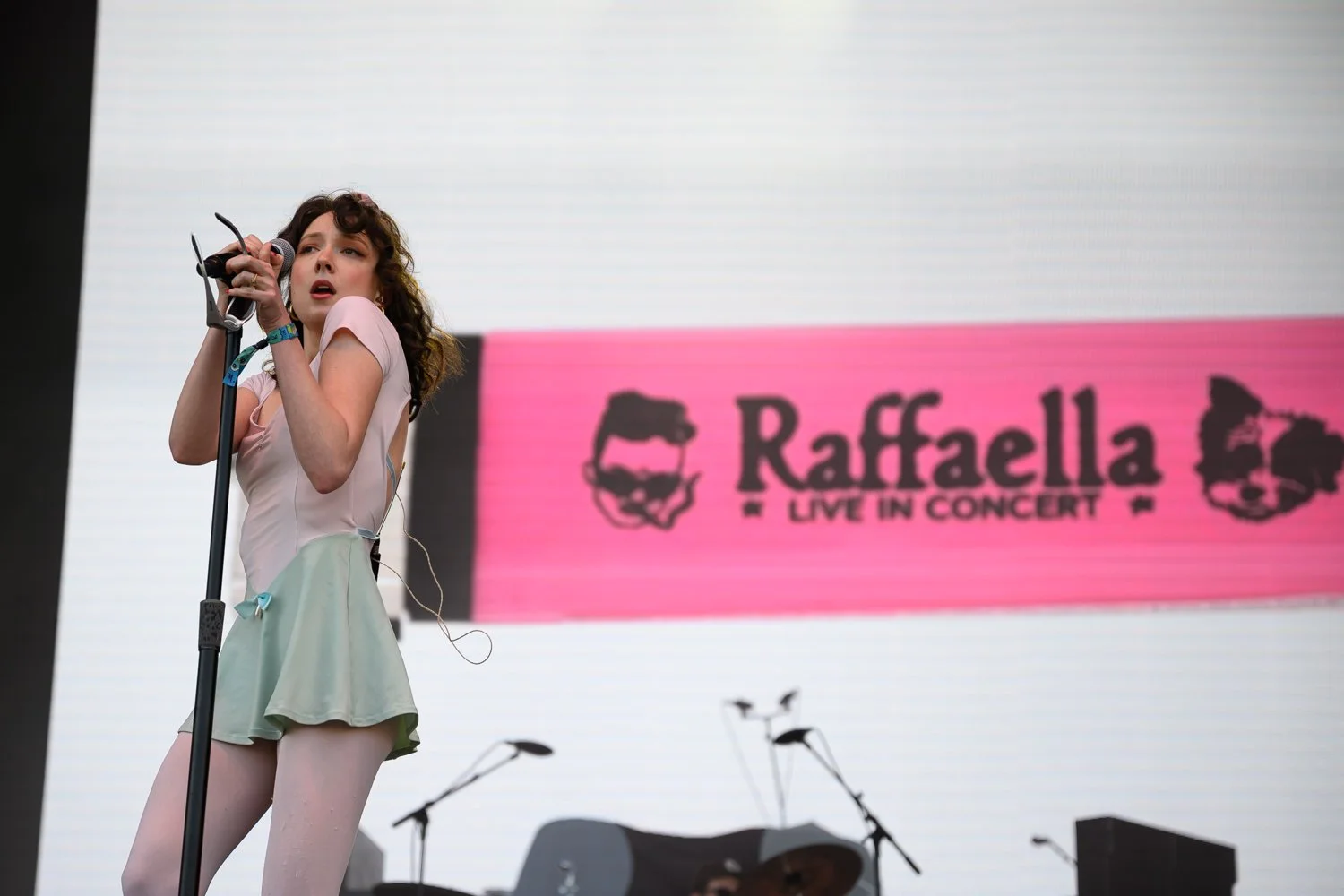 Raffaella-2.jpg