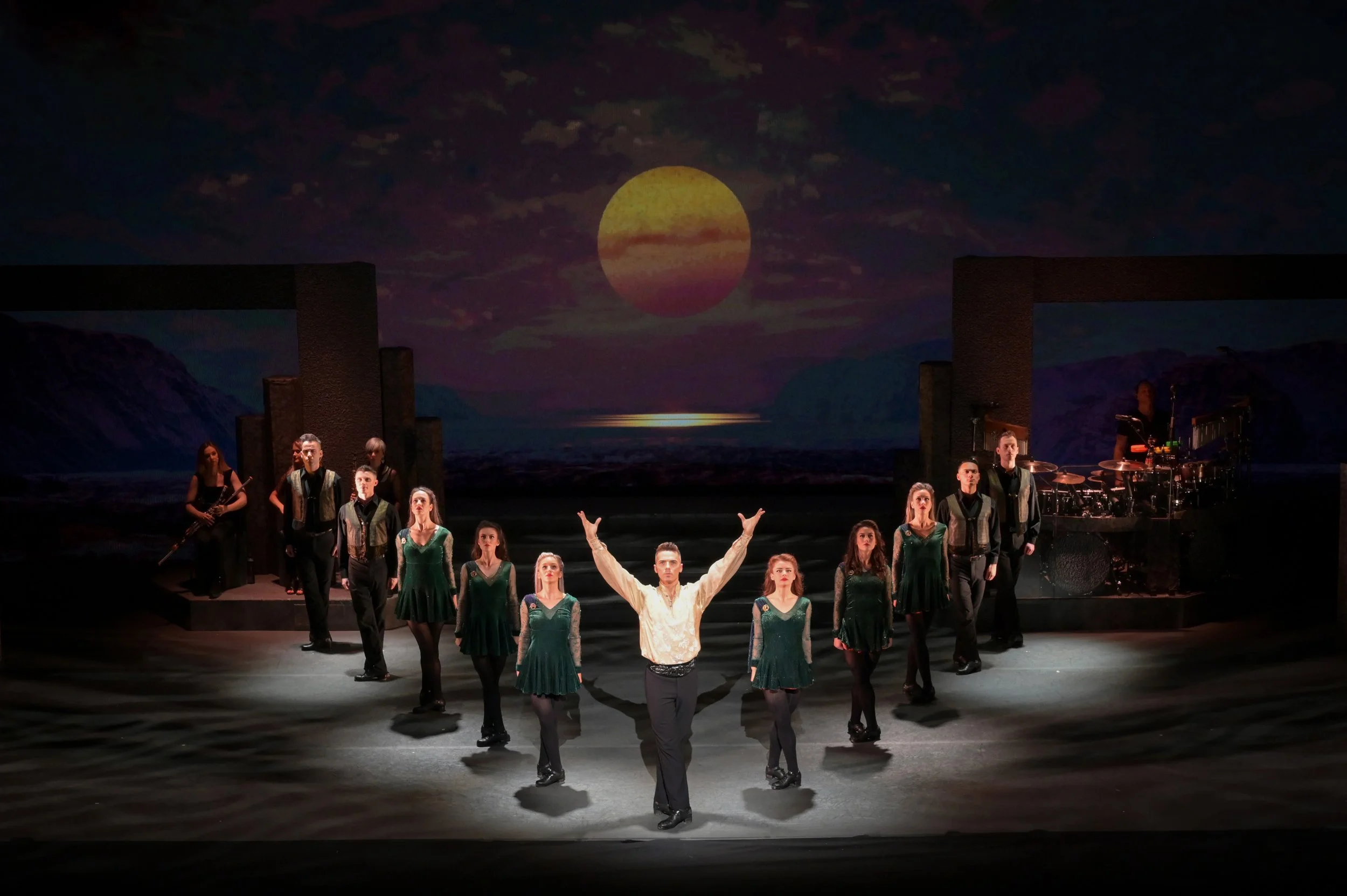 Riverdance, Reel around the Sun (1).jpg